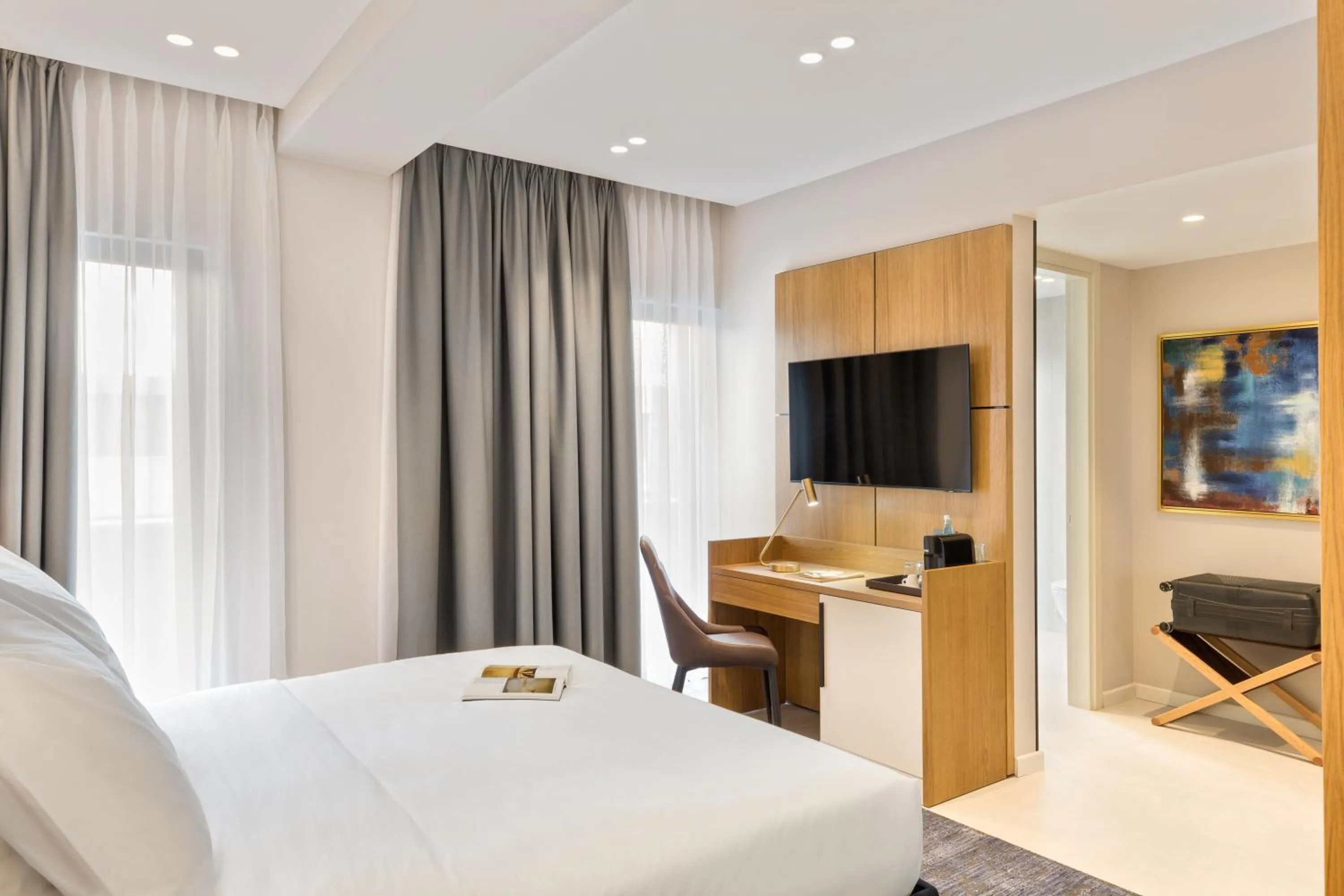 Bed in Mercure Tirana