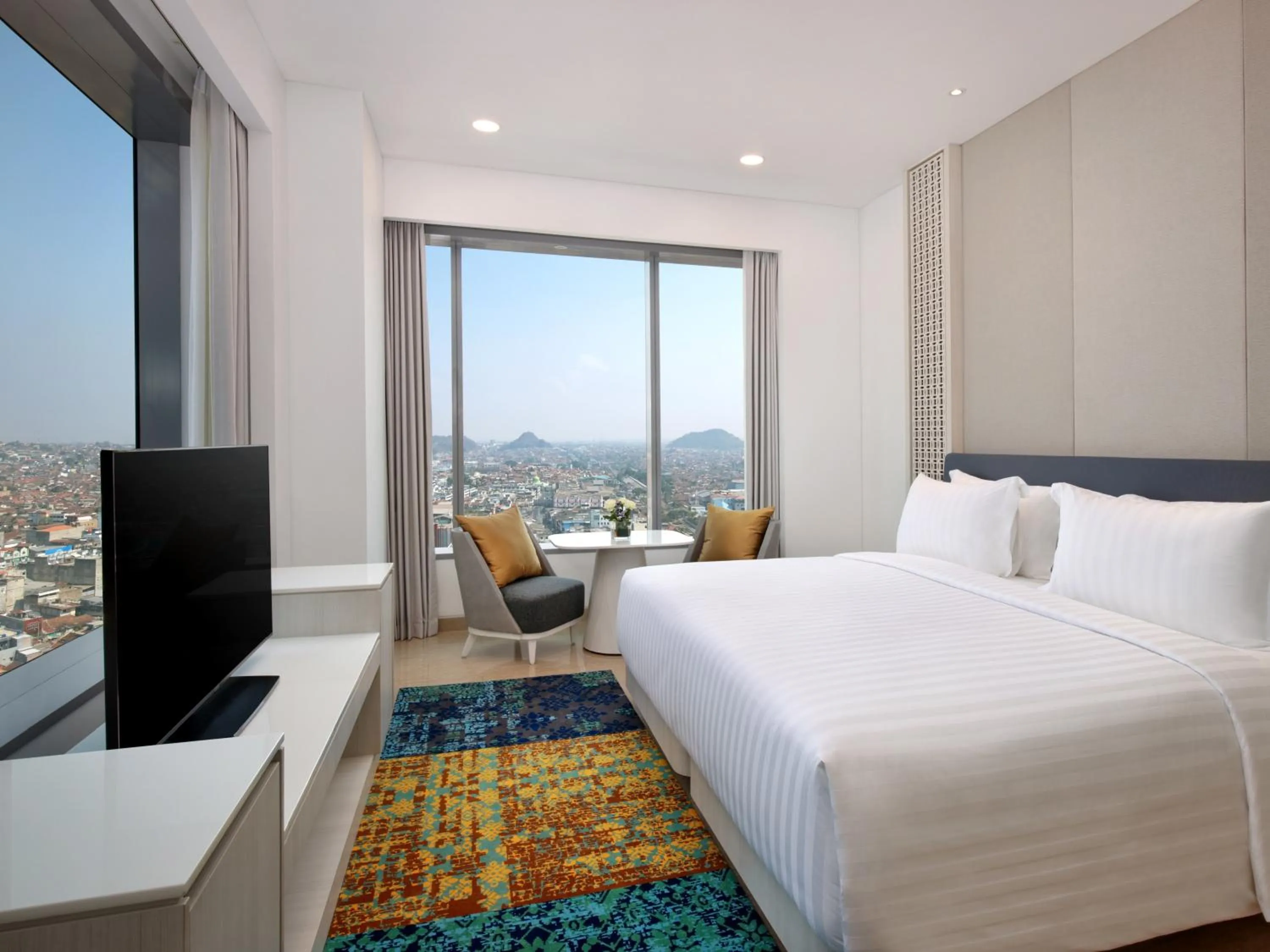 Bedroom, Bed in Grand Mercure Lampung