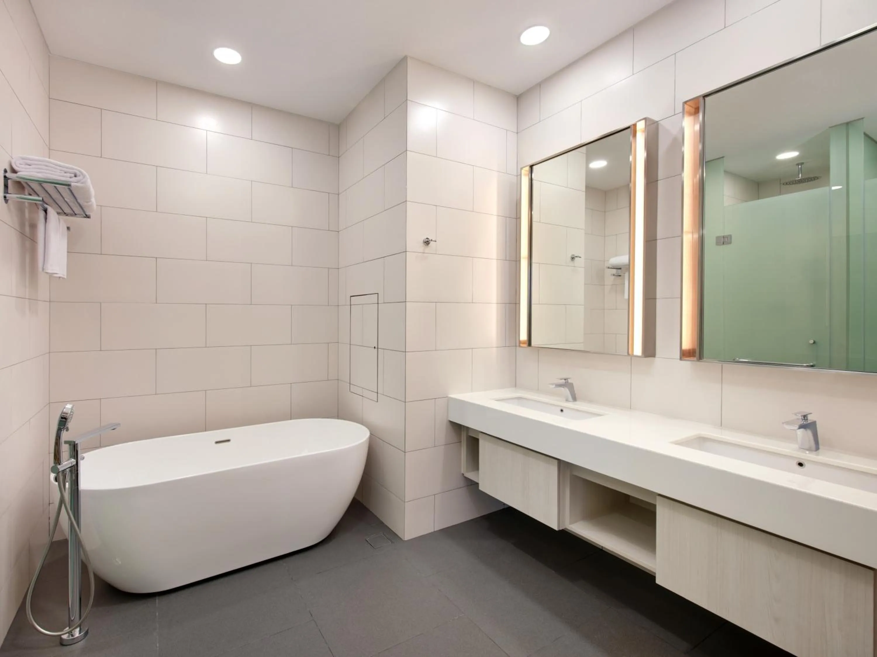 Bath in Grand Mercure Lampung