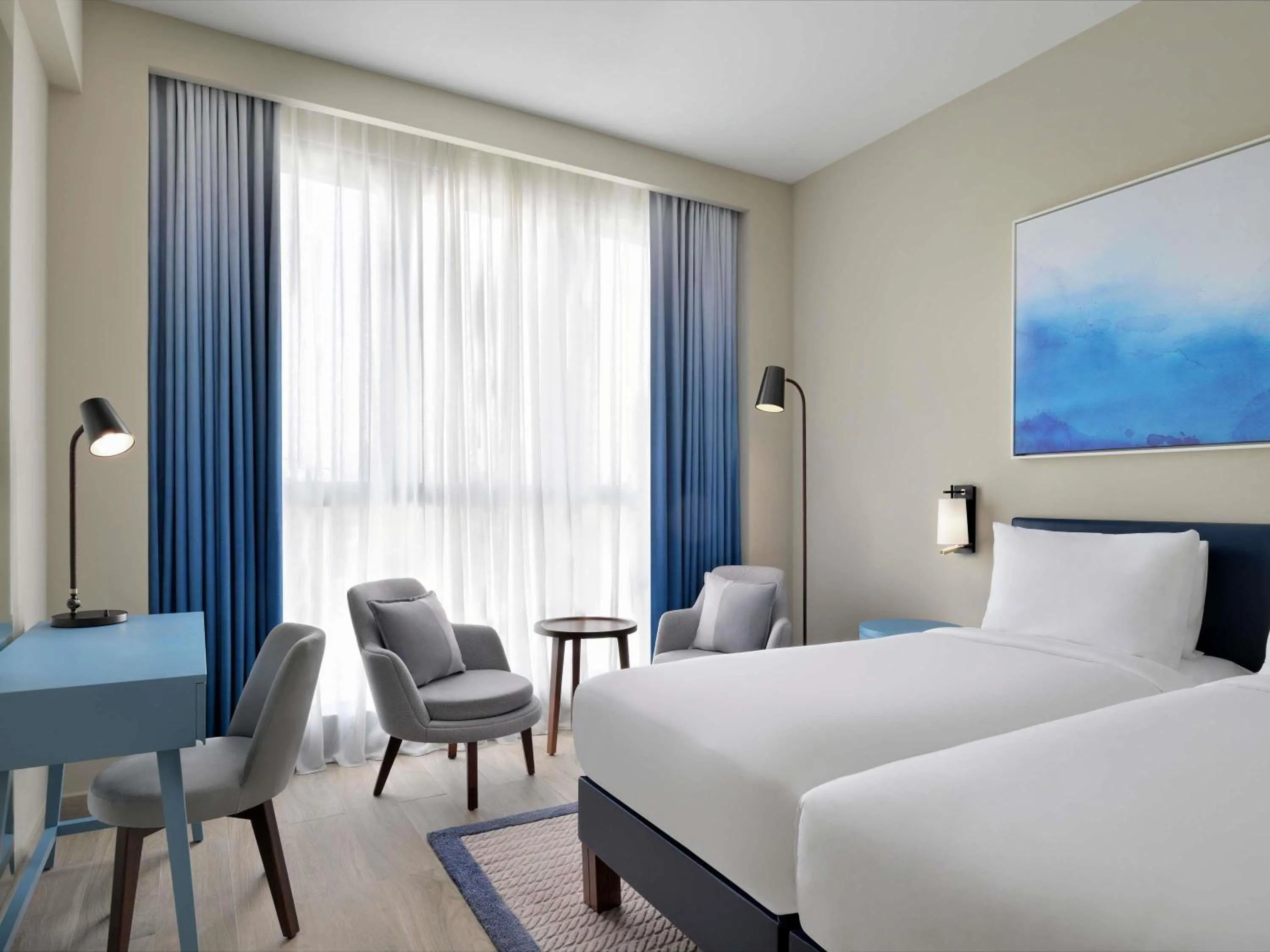 Bedroom, Bed in Mercure Dubai Deira