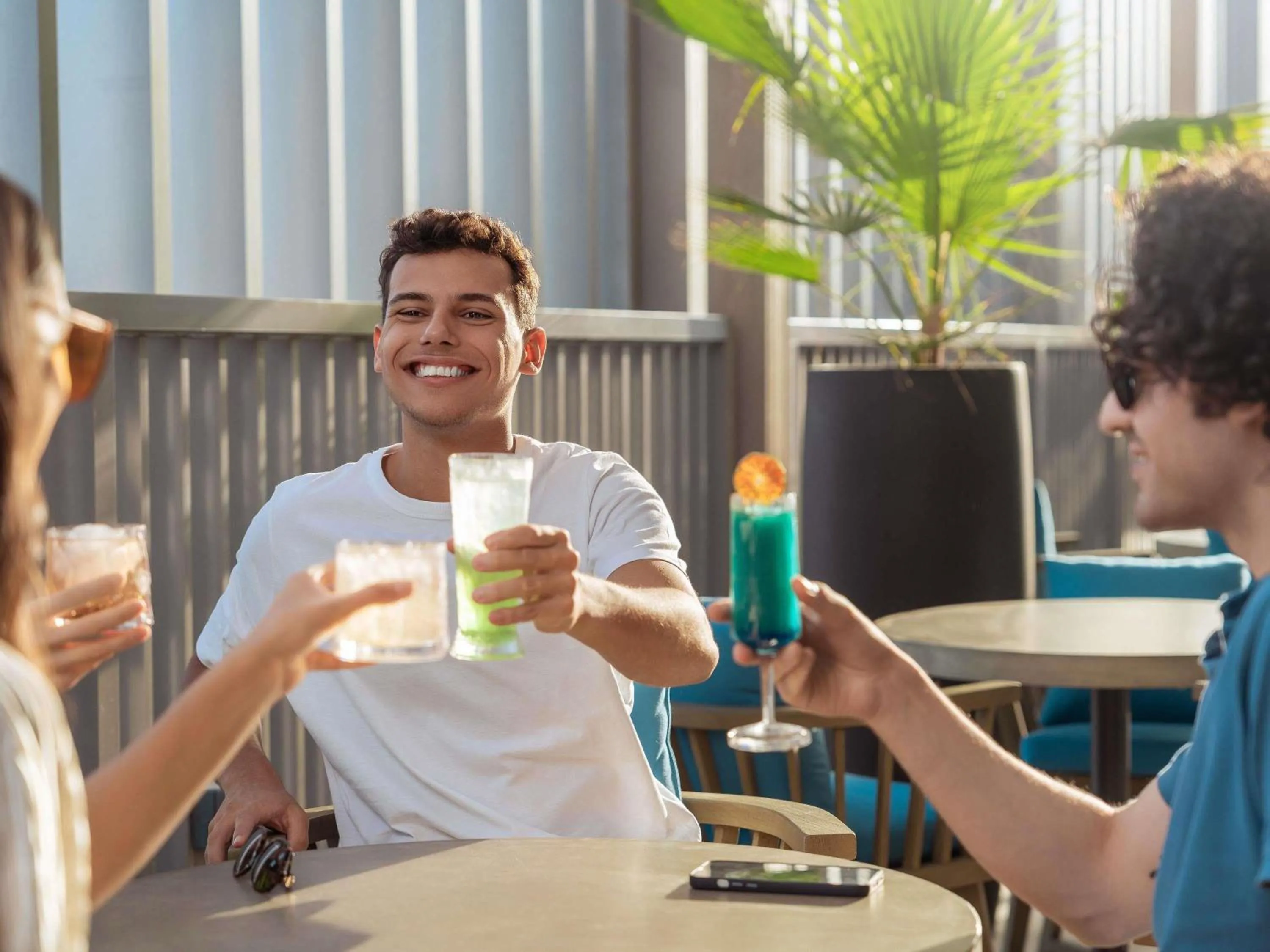 Lounge or bar in Mercure Dubai Deira