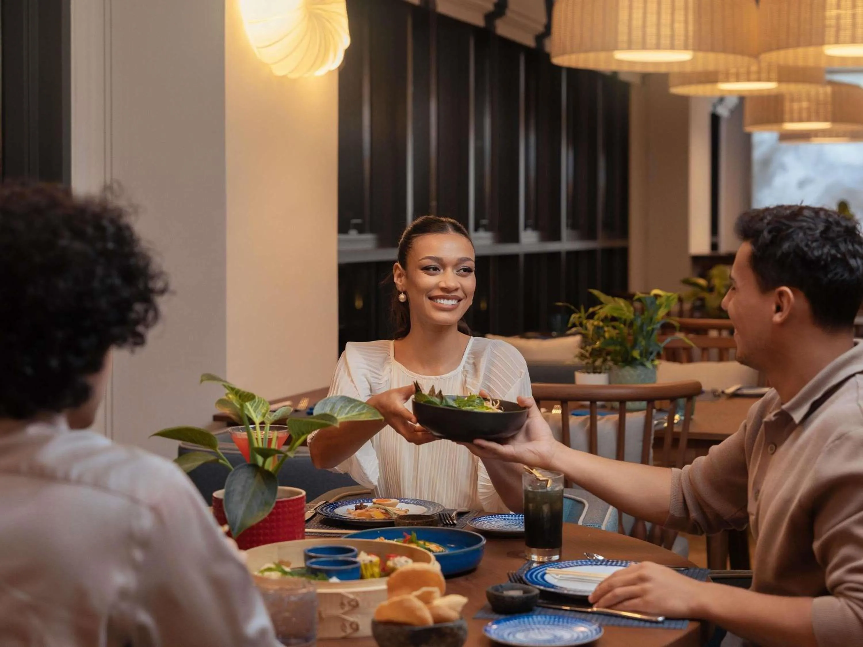 Restaurant/places to eat in Mercure Dubai Deira