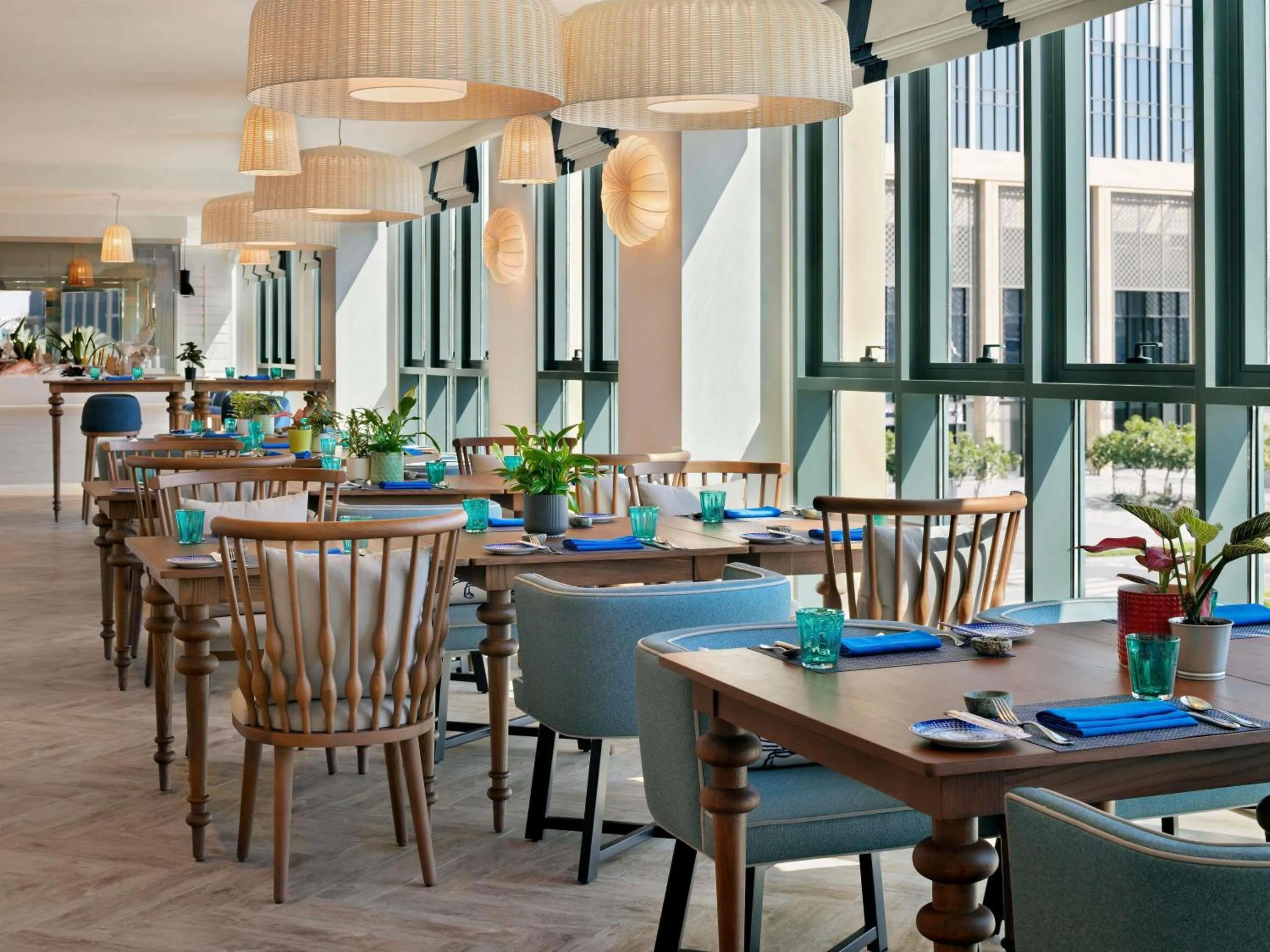 Restaurant/places to eat in Mercure Dubai Deira