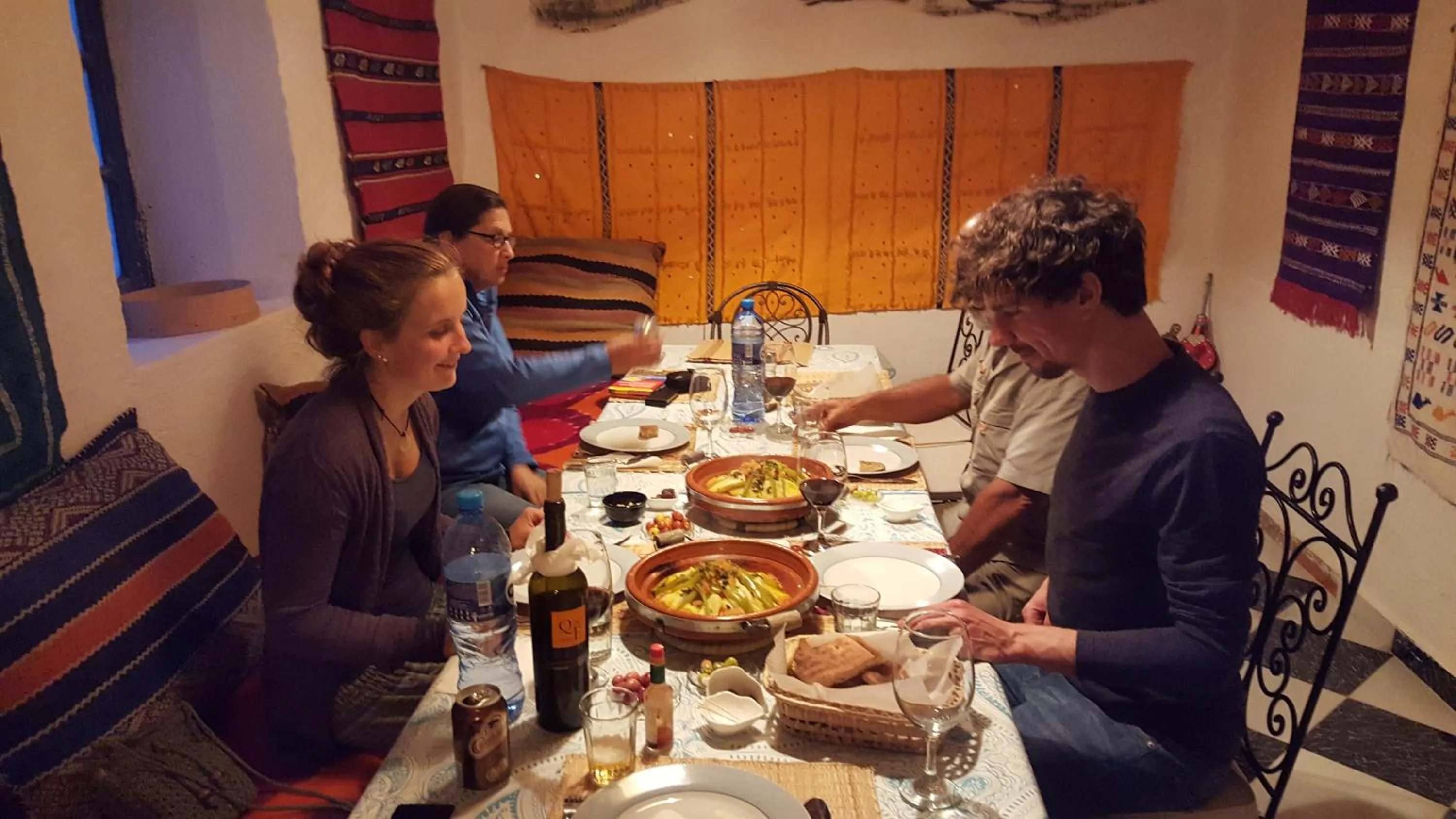 Restaurant/places to eat in Auberge Ibrahim