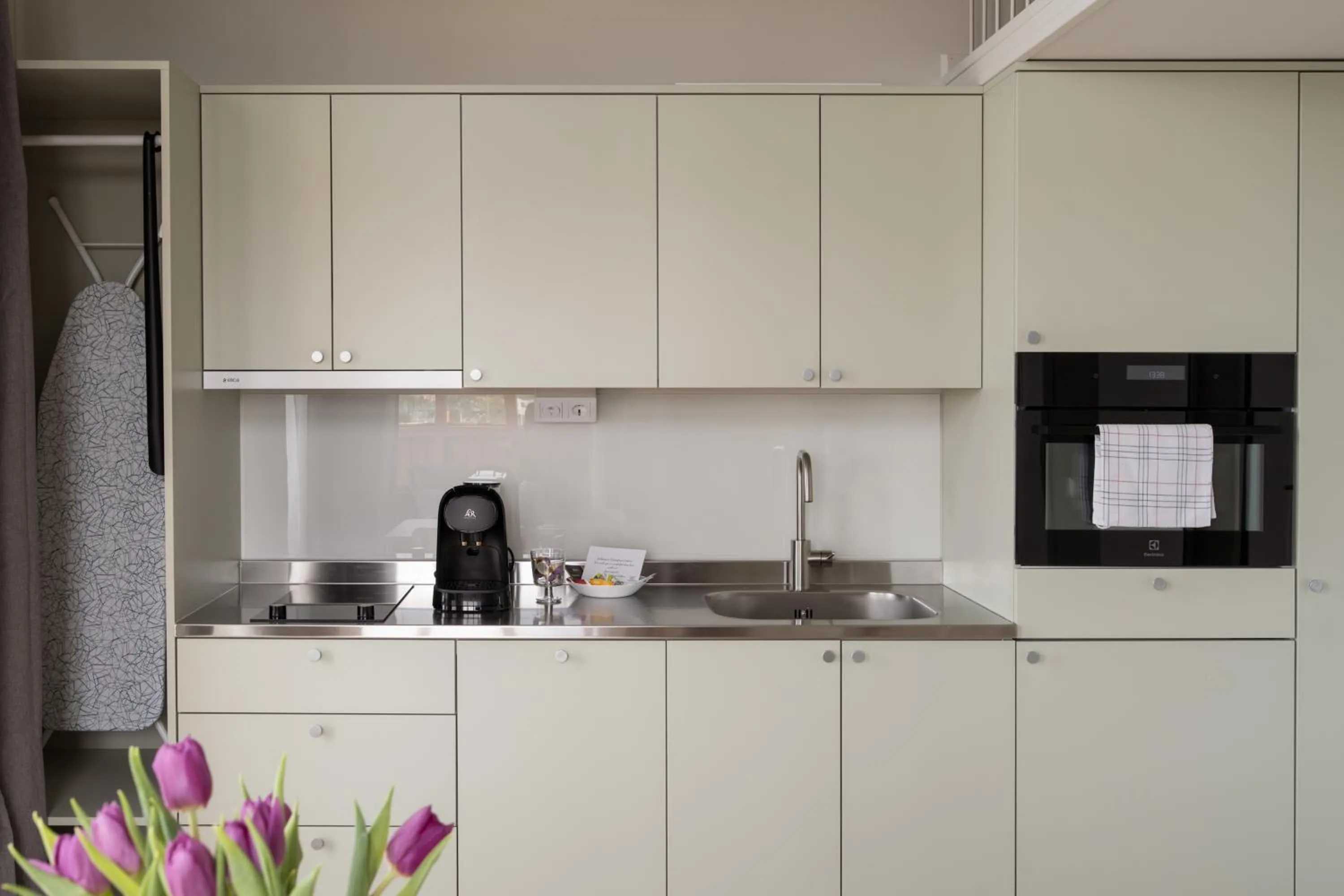 Coffee/tea facilities in Waterfront Cabins