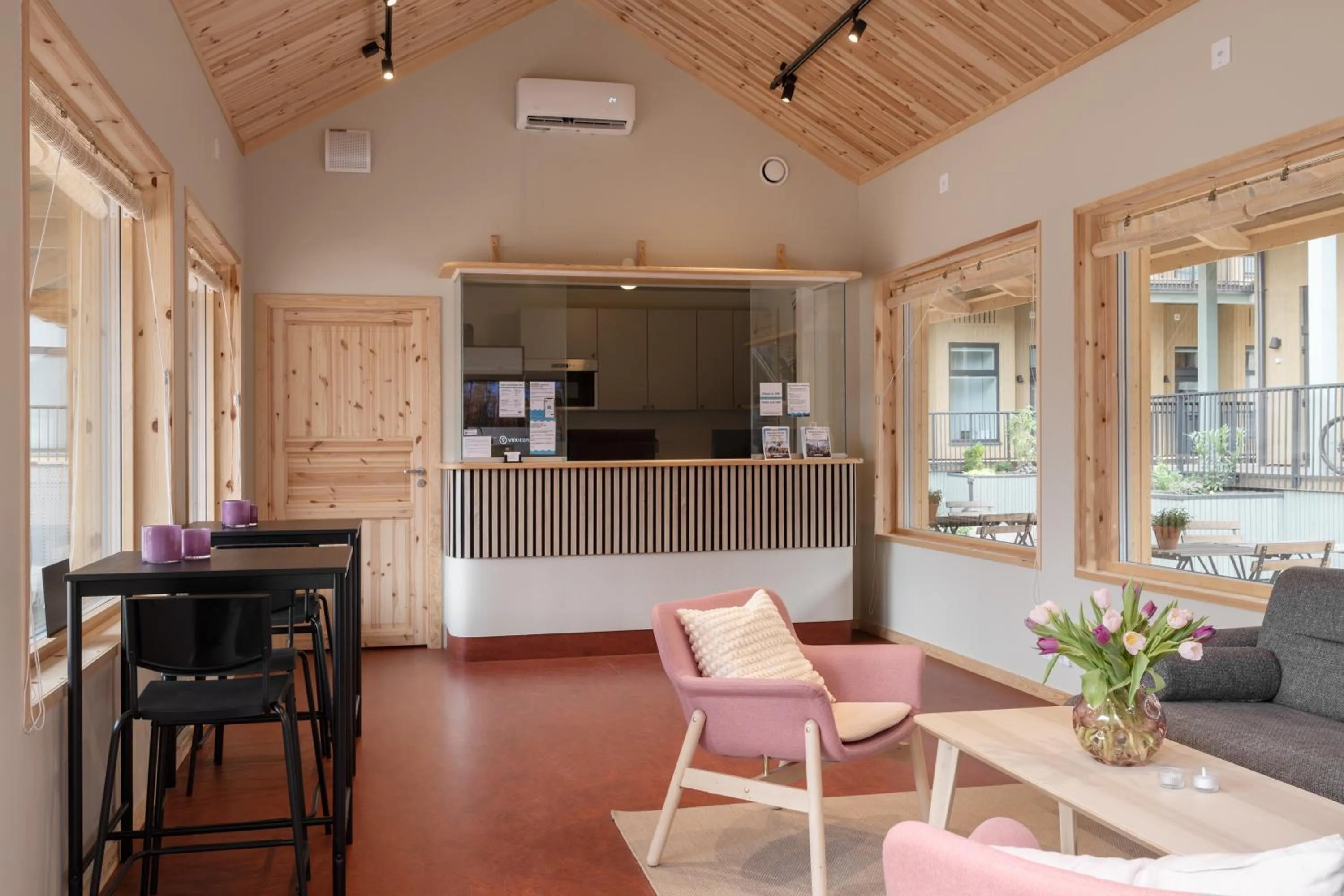 Lobby or reception in Waterfront Cabins