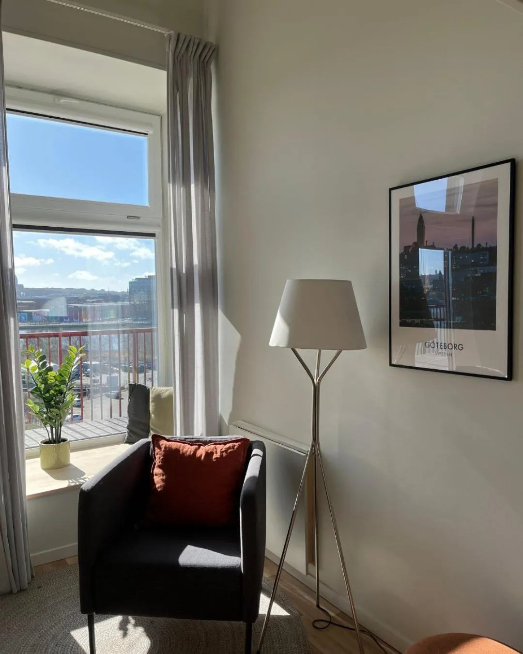 Seating area in Waterfront Cabins