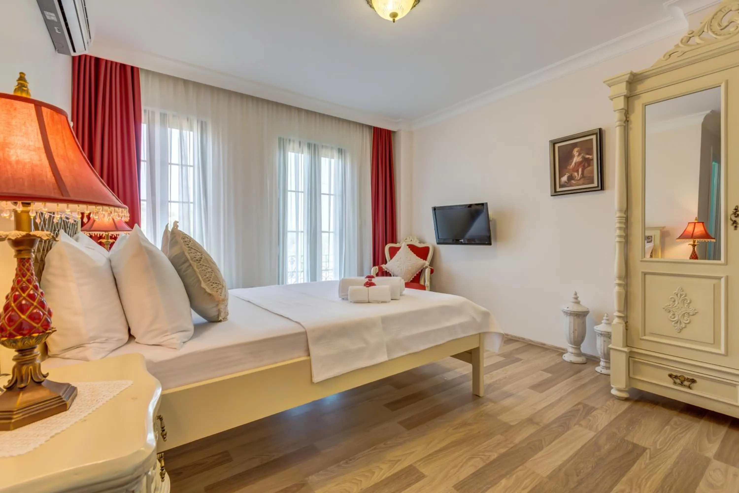 Bed in Cunda Esen Hotel