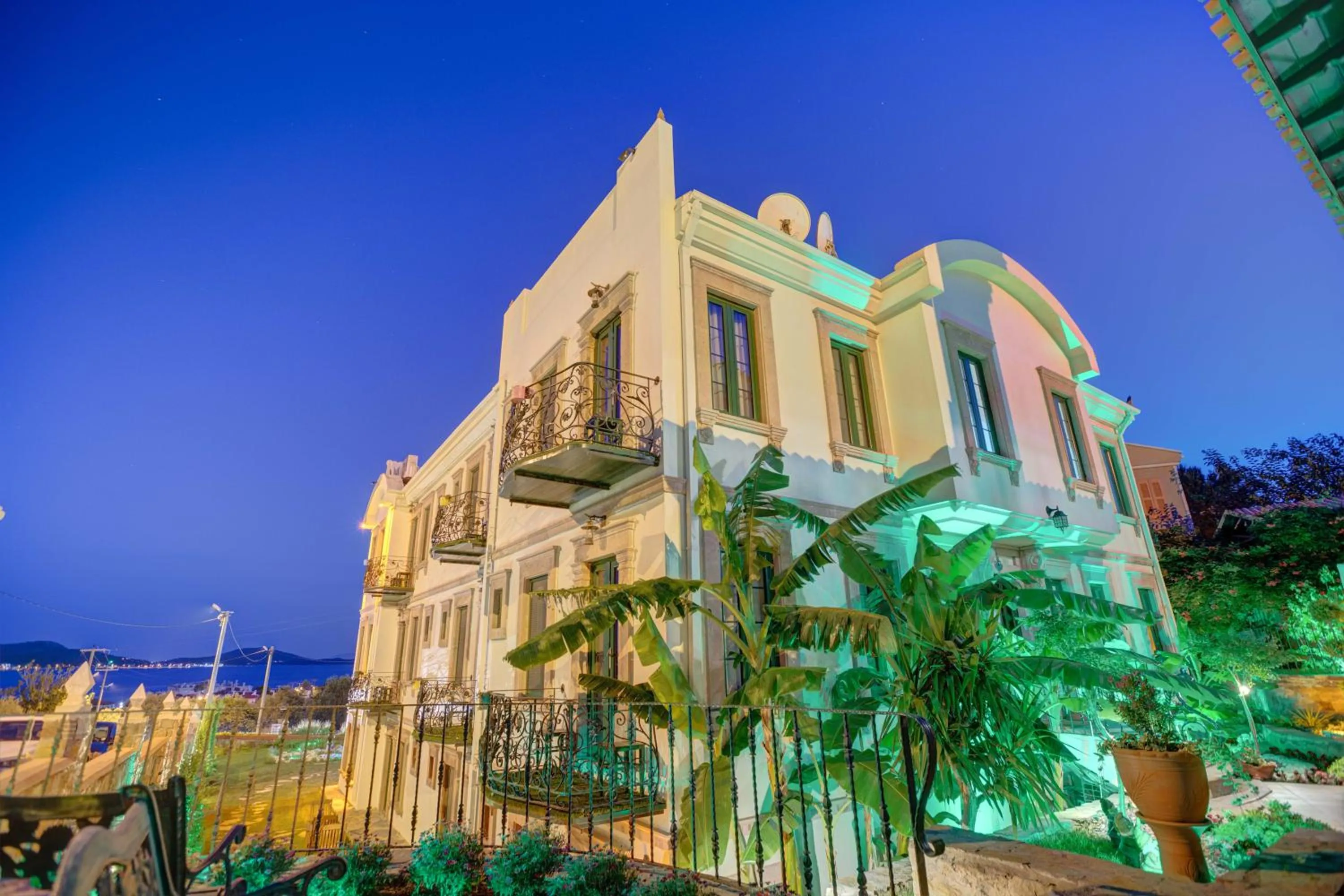 Facade/entrance in Cunda Esen Hotel