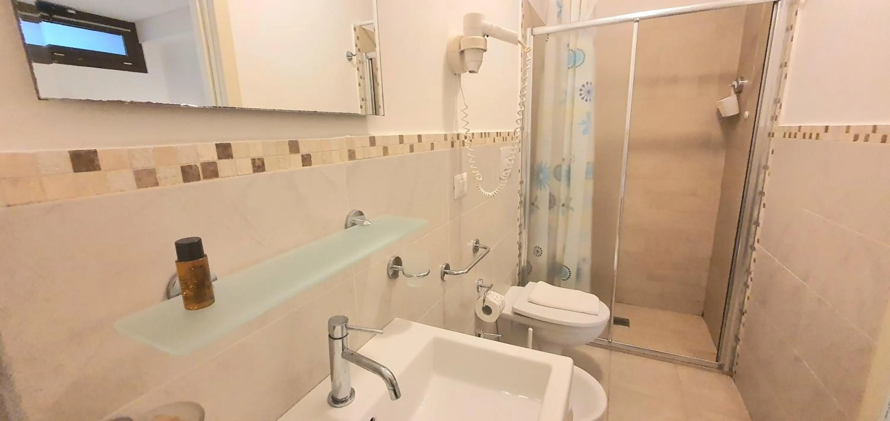 Shower in Agriturismo Il Trappeto