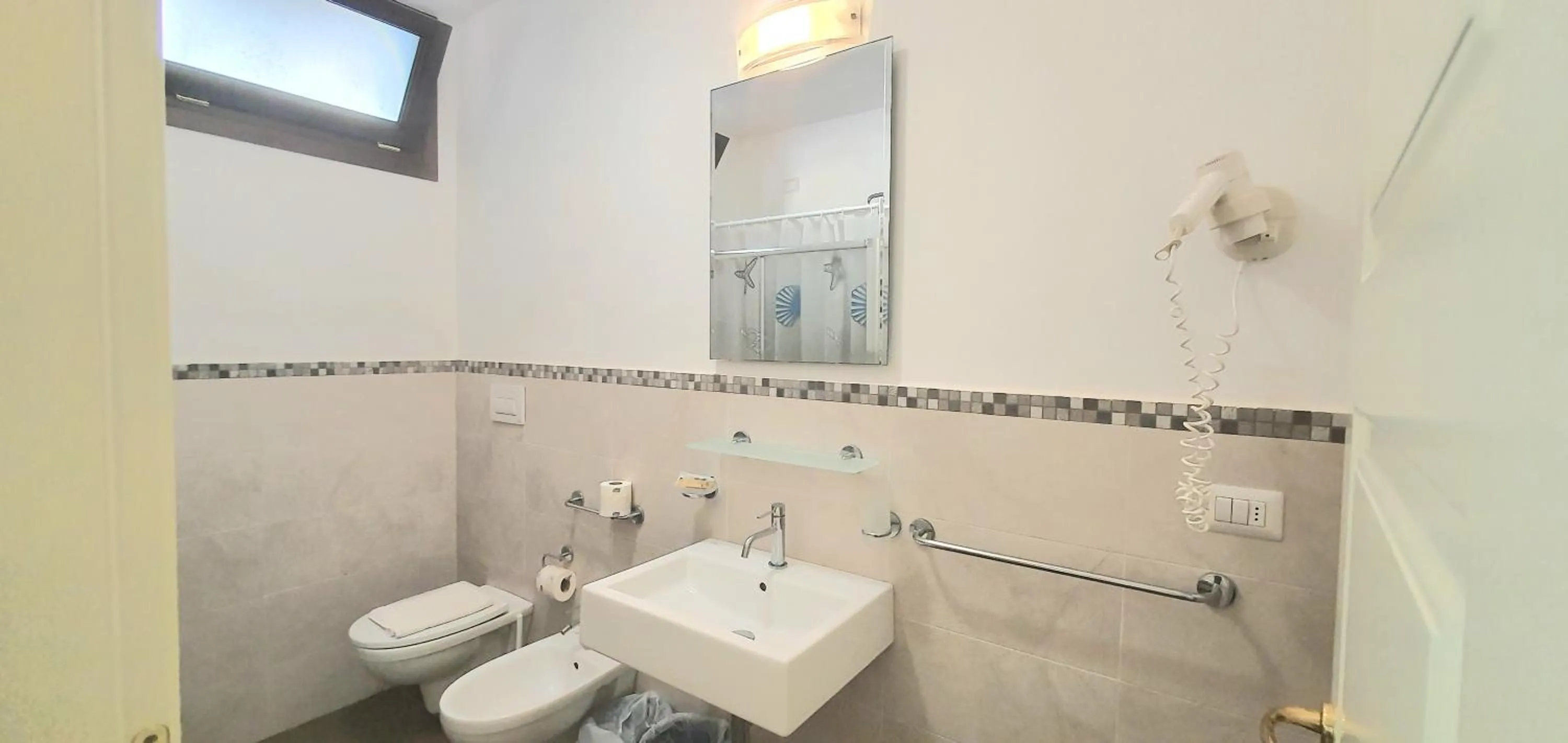 Shower in Agriturismo Il Trappeto