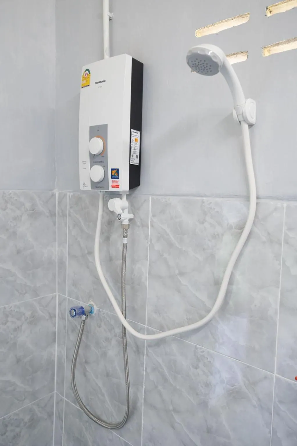 Shower in Suk Sabai Homestay