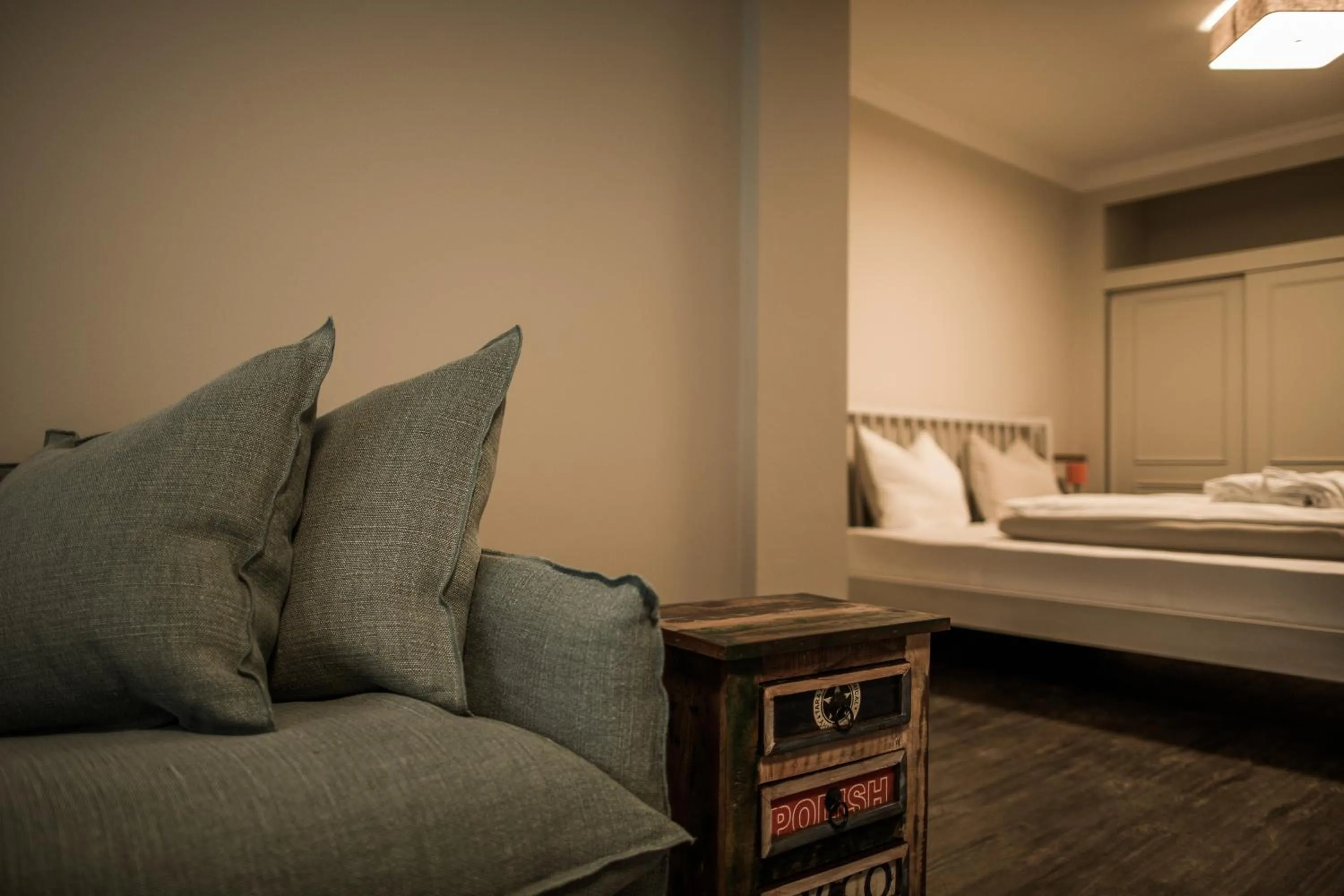 Living room, Bed in THOMSN Central Hotel & Appartements