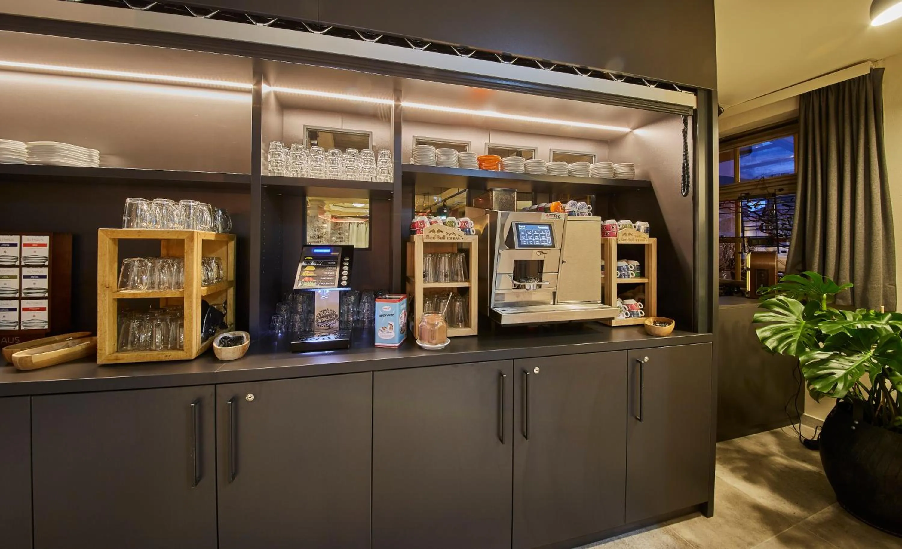 Breakfast in THOMSN Central Hotel & Appartements