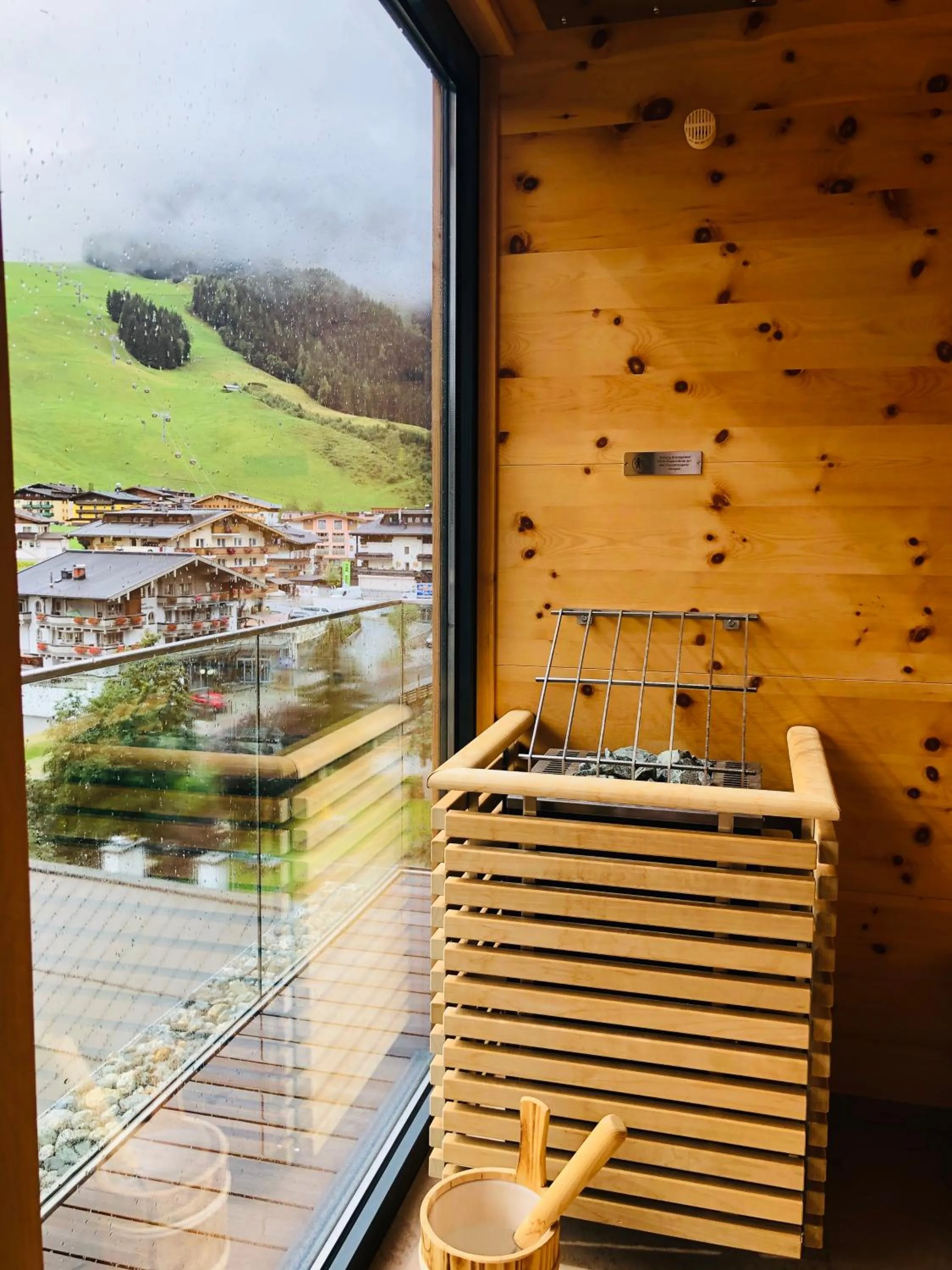 Sauna in THOMSN Central Hotel & Appartements