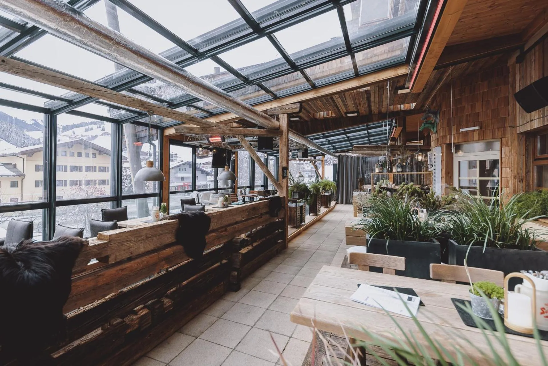 Restaurant/places to eat in THOMSN Central Hotel & Appartements