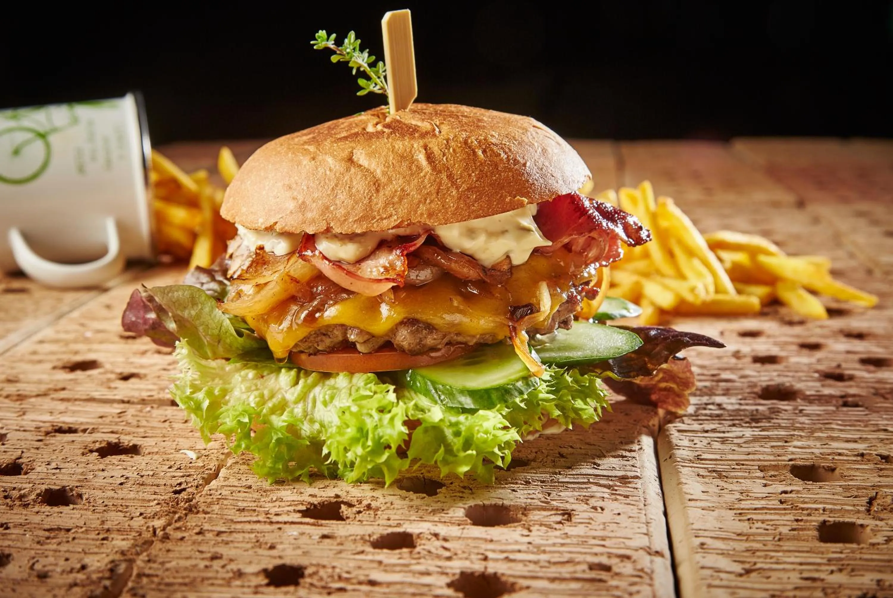 Food and drinks in THOMSN Central Hotel & Appartements