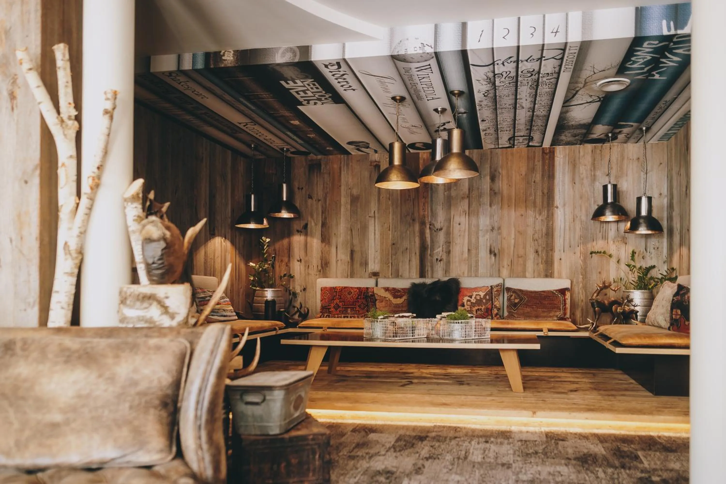 Lounge or bar in THOMSN Central Hotel & Appartements