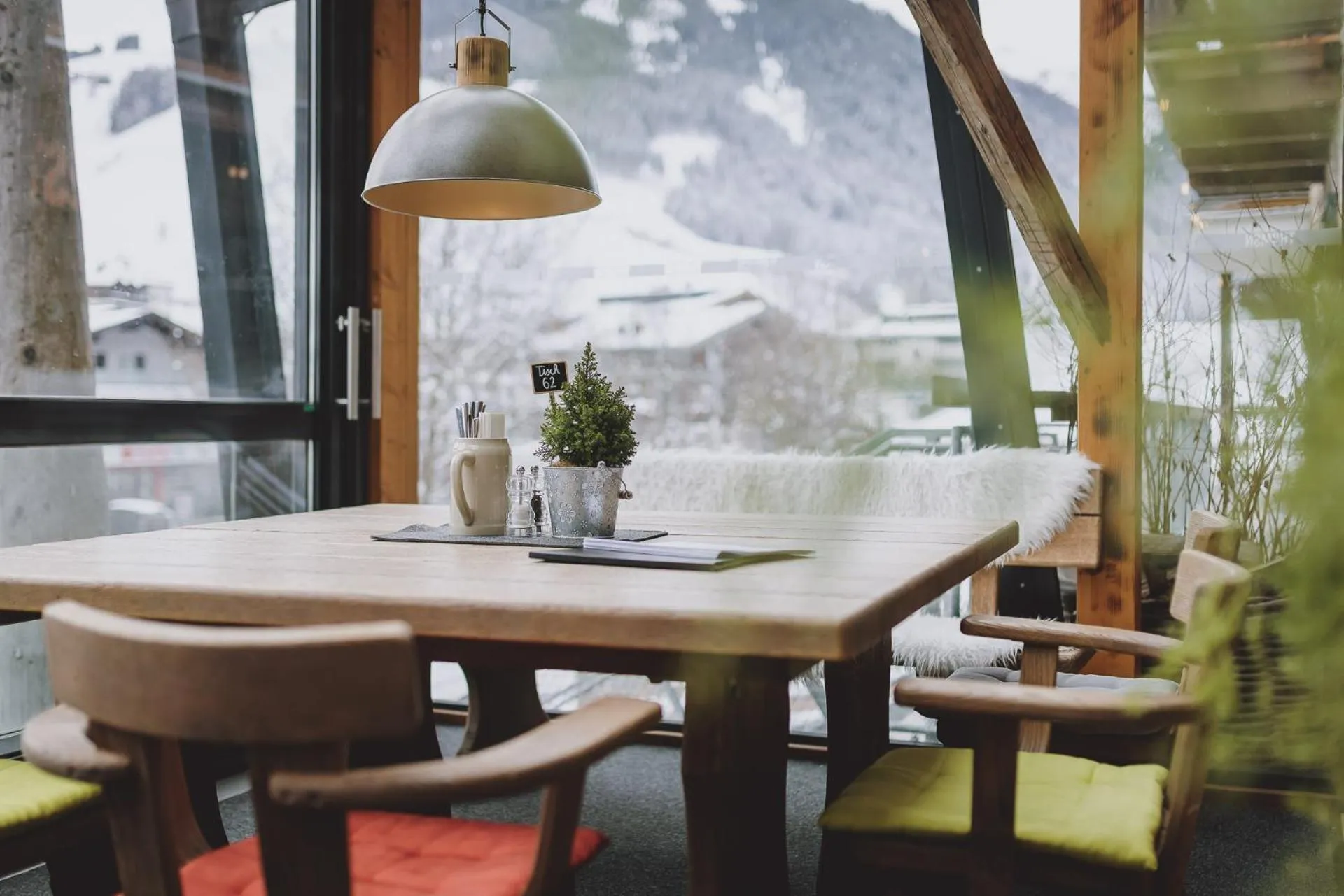 Restaurant/places to eat in THOMSN Central Hotel & Appartements