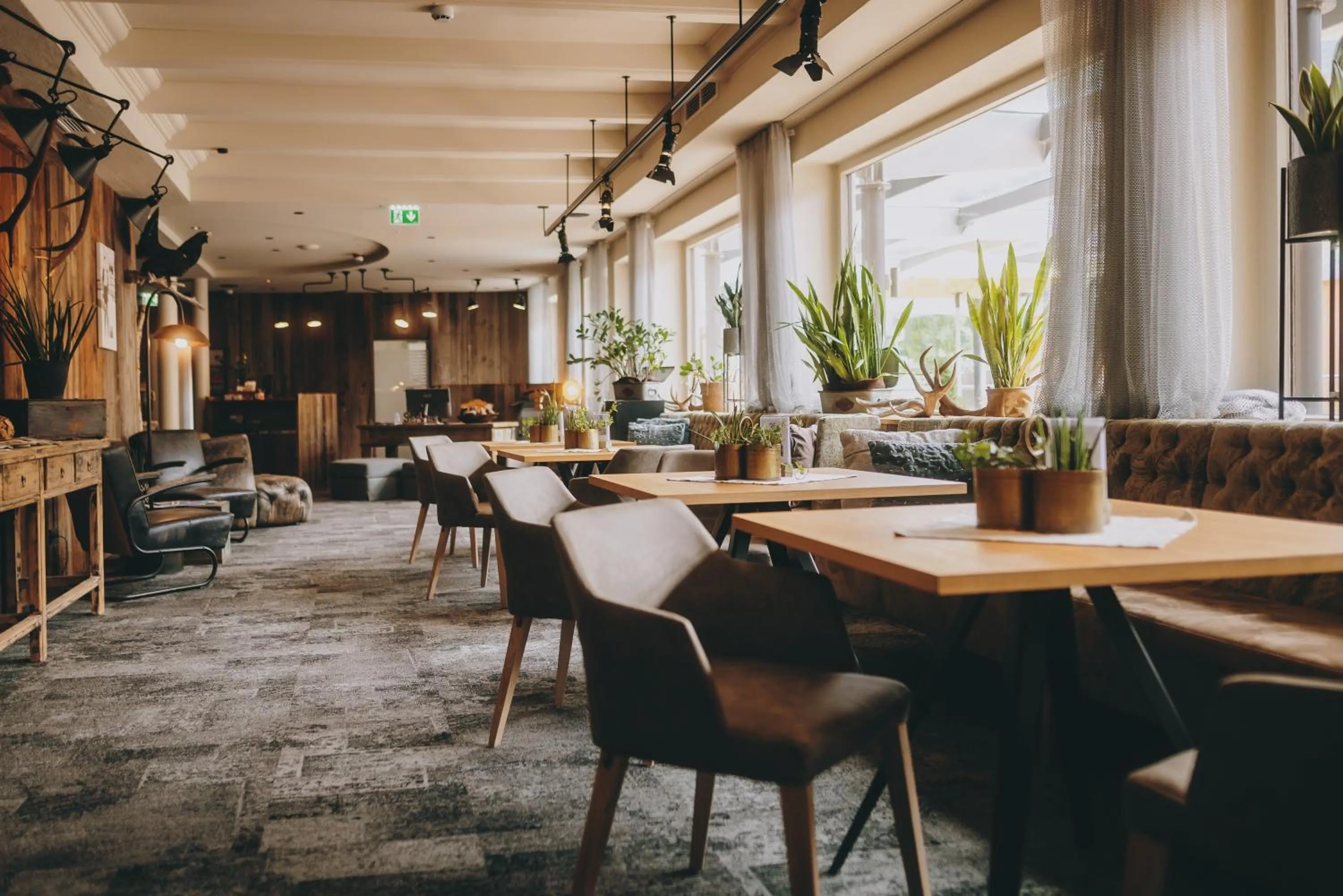 Restaurant/places to eat in THOMSN Central Hotel & Appartements