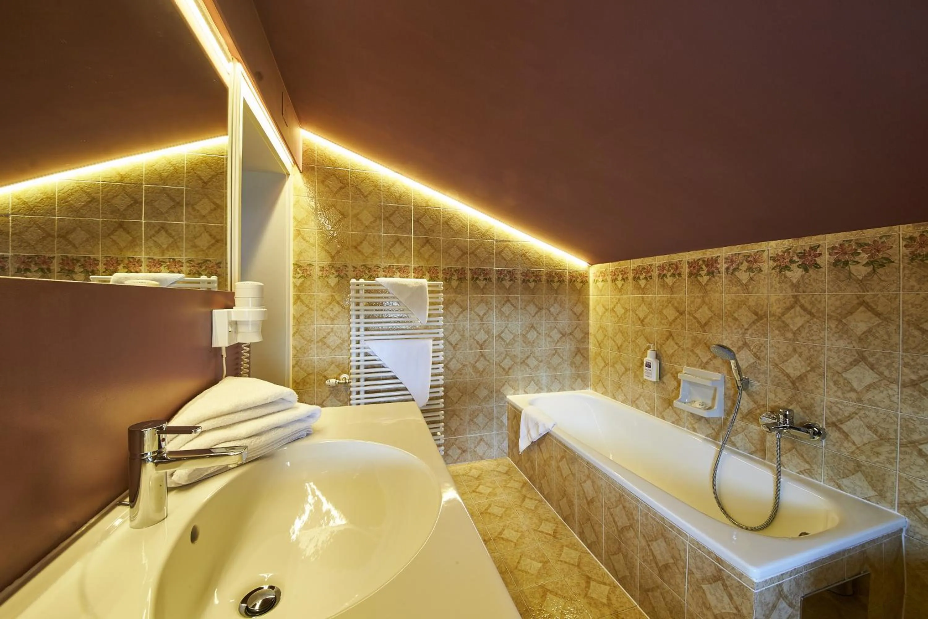 Photo of the whole room in THOMSN Central Hotel & Appartements