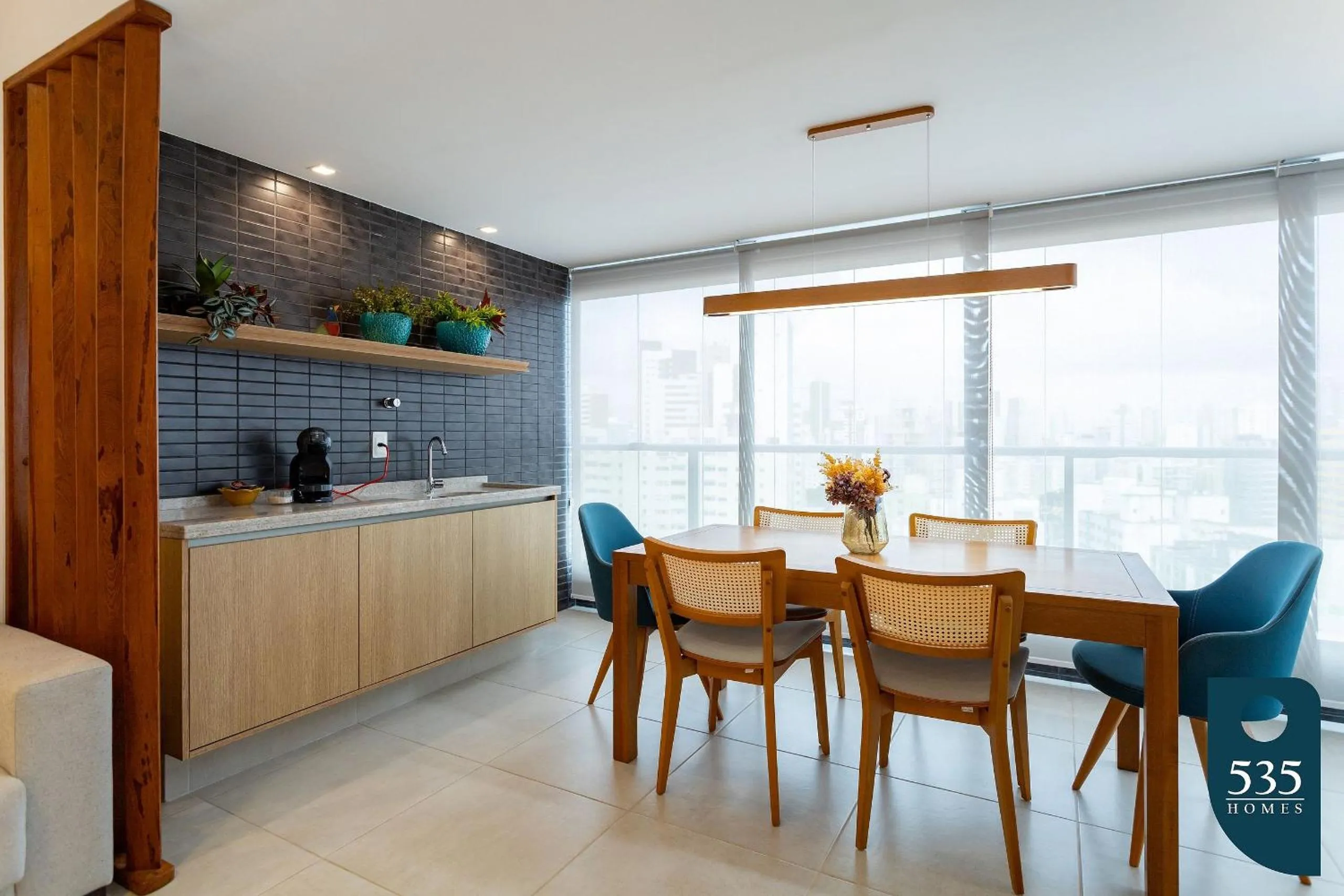 Dining area in Lindo e aconchegante com vista panorâmica na Barra