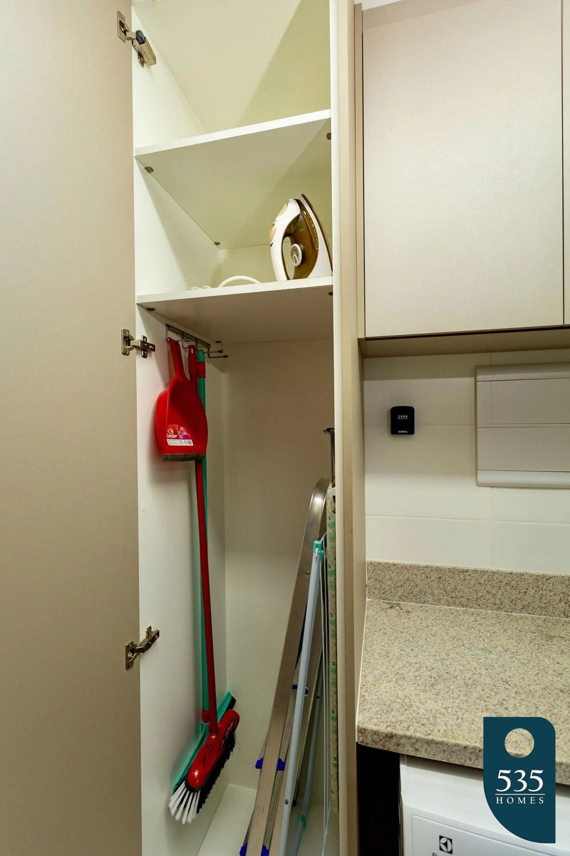 Kitchen or kitchenette in Lindo e aconchegante com vista panorâmica na Barra