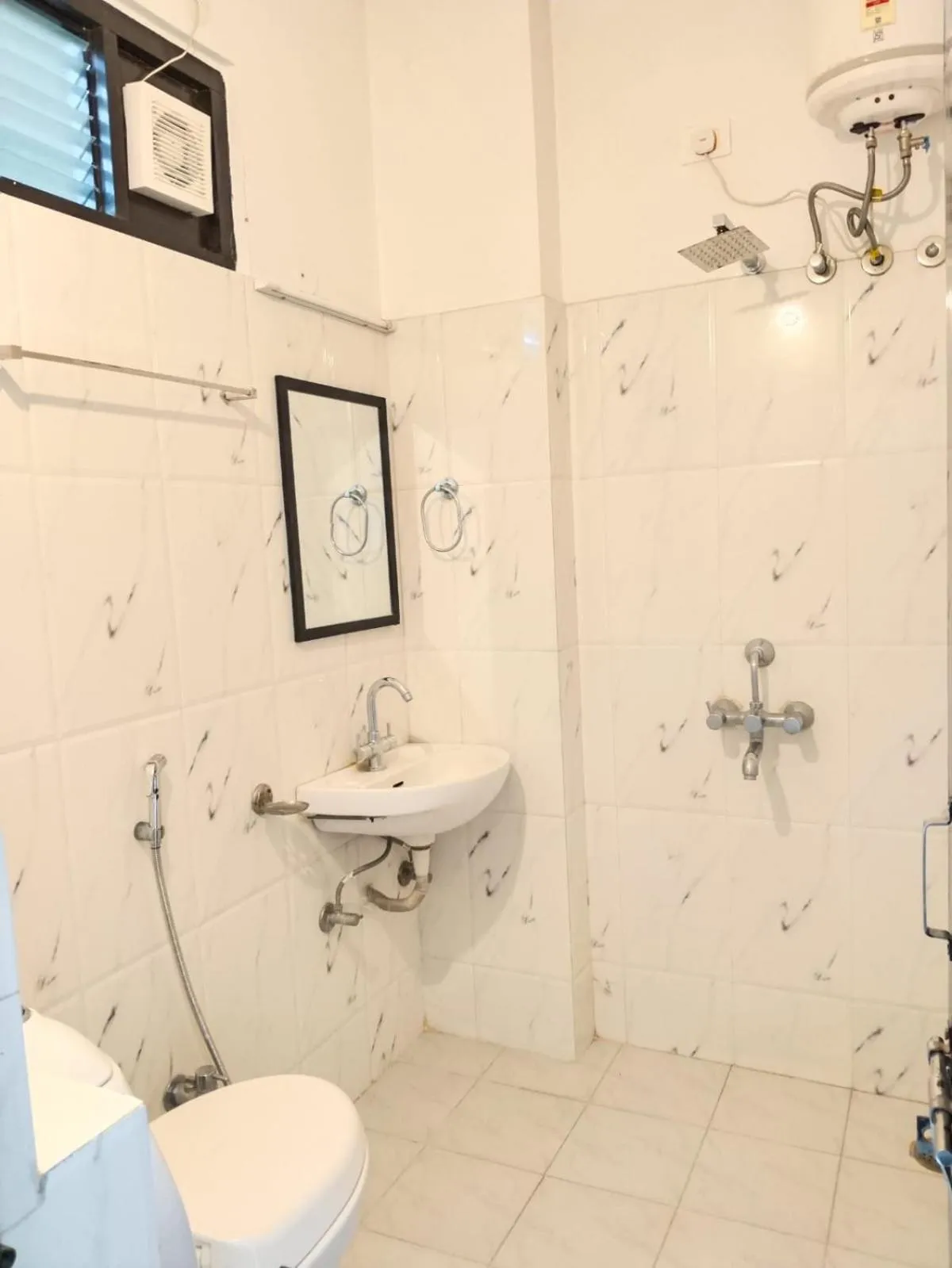 Bathroom in Madpackers Udaipur