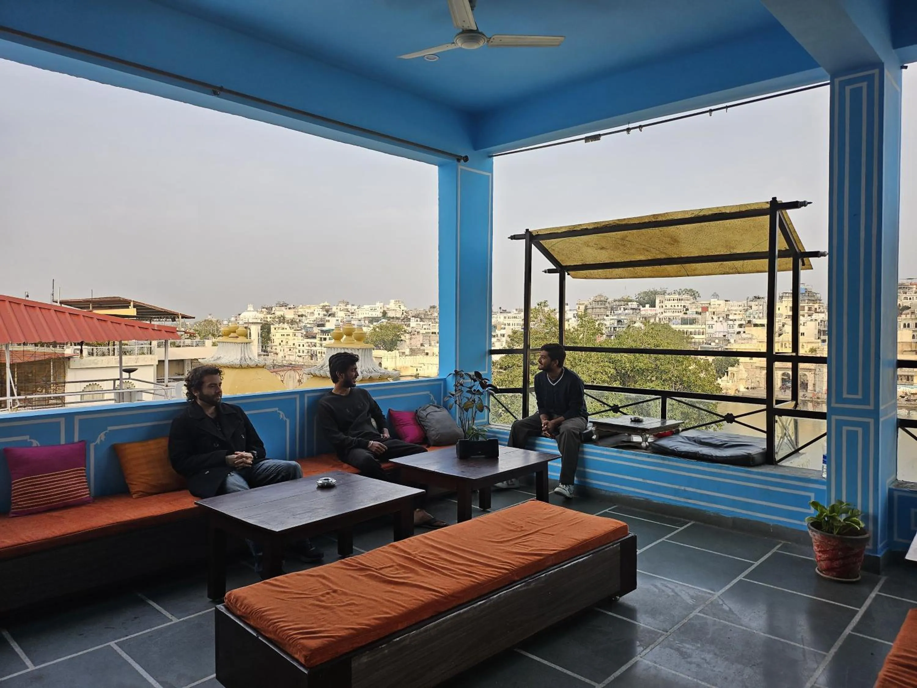 Seating area in Madpackers Udaipur