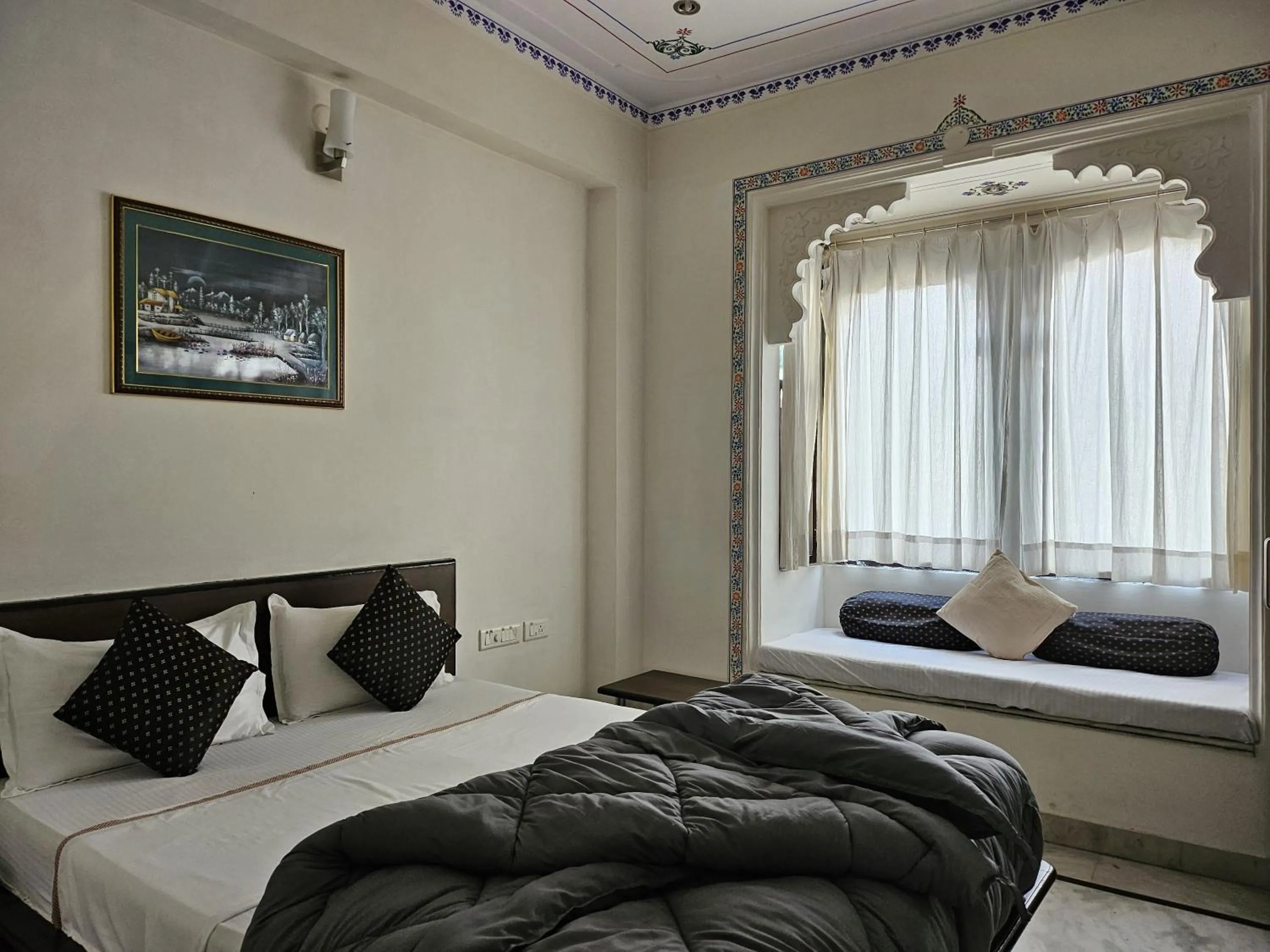 Bed in Madpackers Udaipur