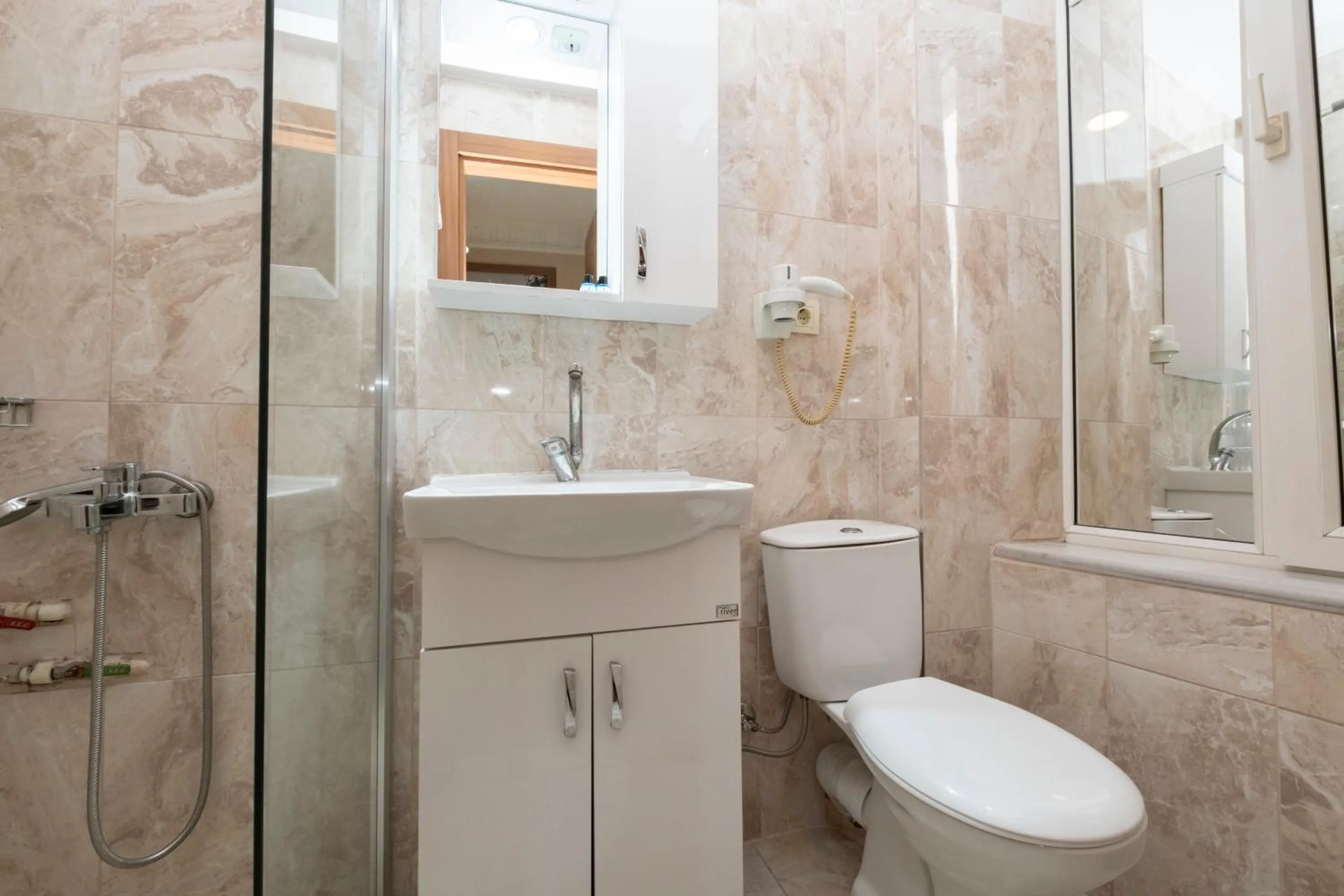 Bathroom in Sisli MLS Hotel