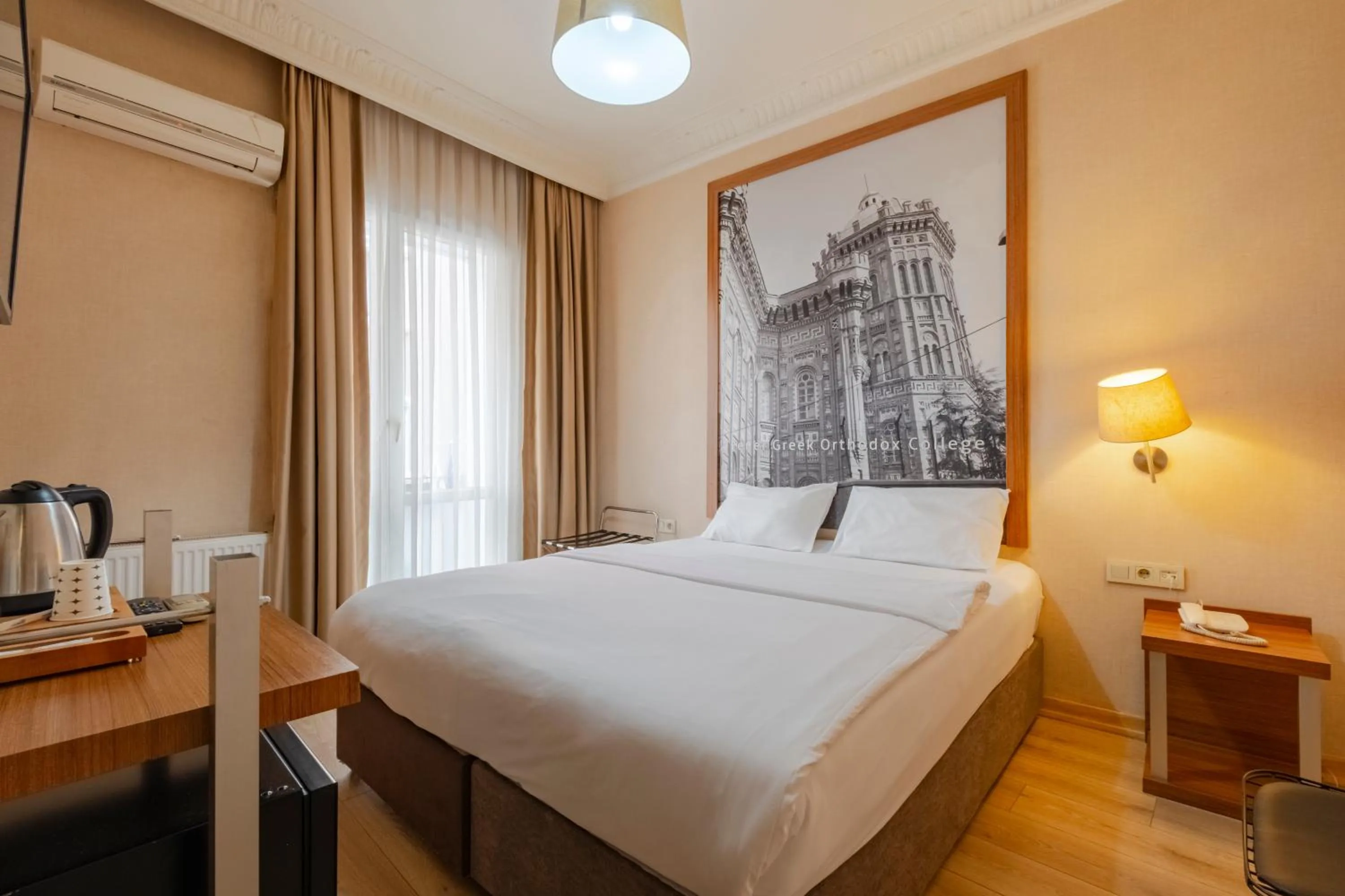 Photo of the whole room, Bed in Sisli MLS Hotel