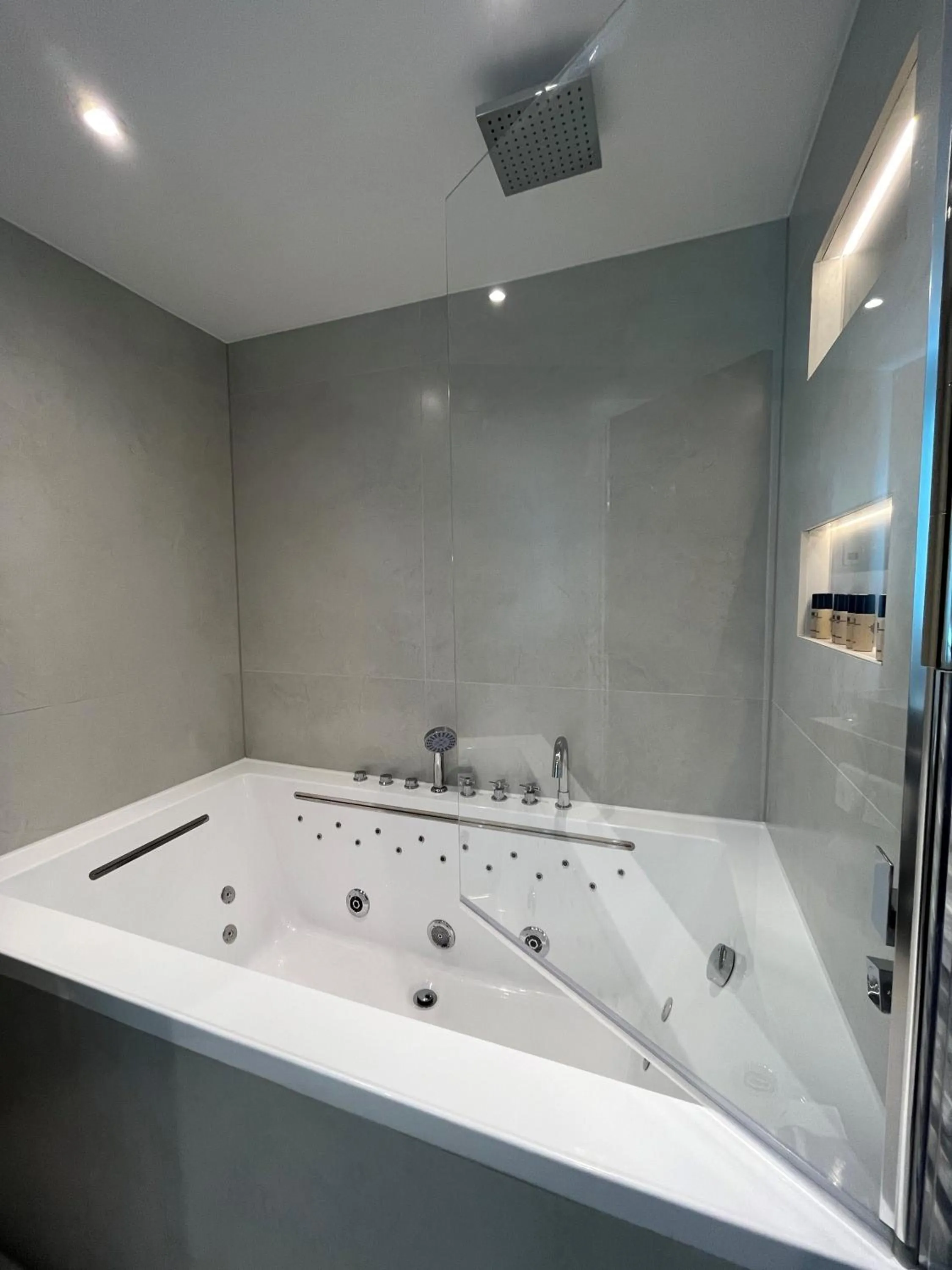 Bathroom in Philharmonic Hotel