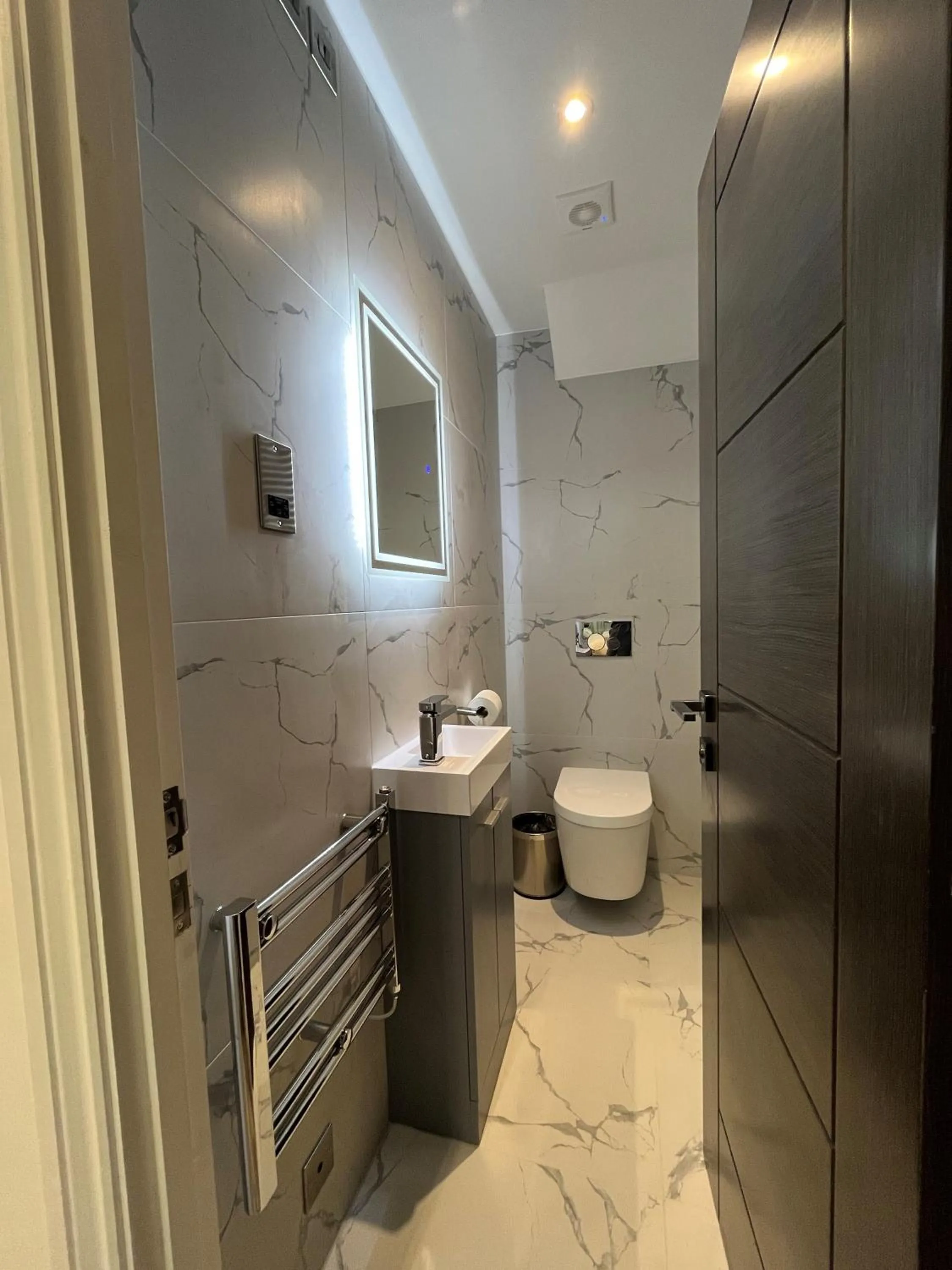 Toilet in Philharmonic Hotel