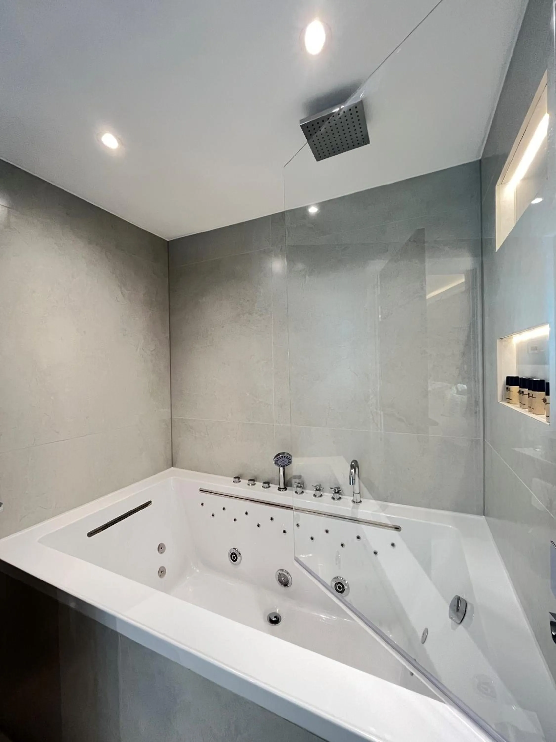 Toilet in Philharmonic Hotel