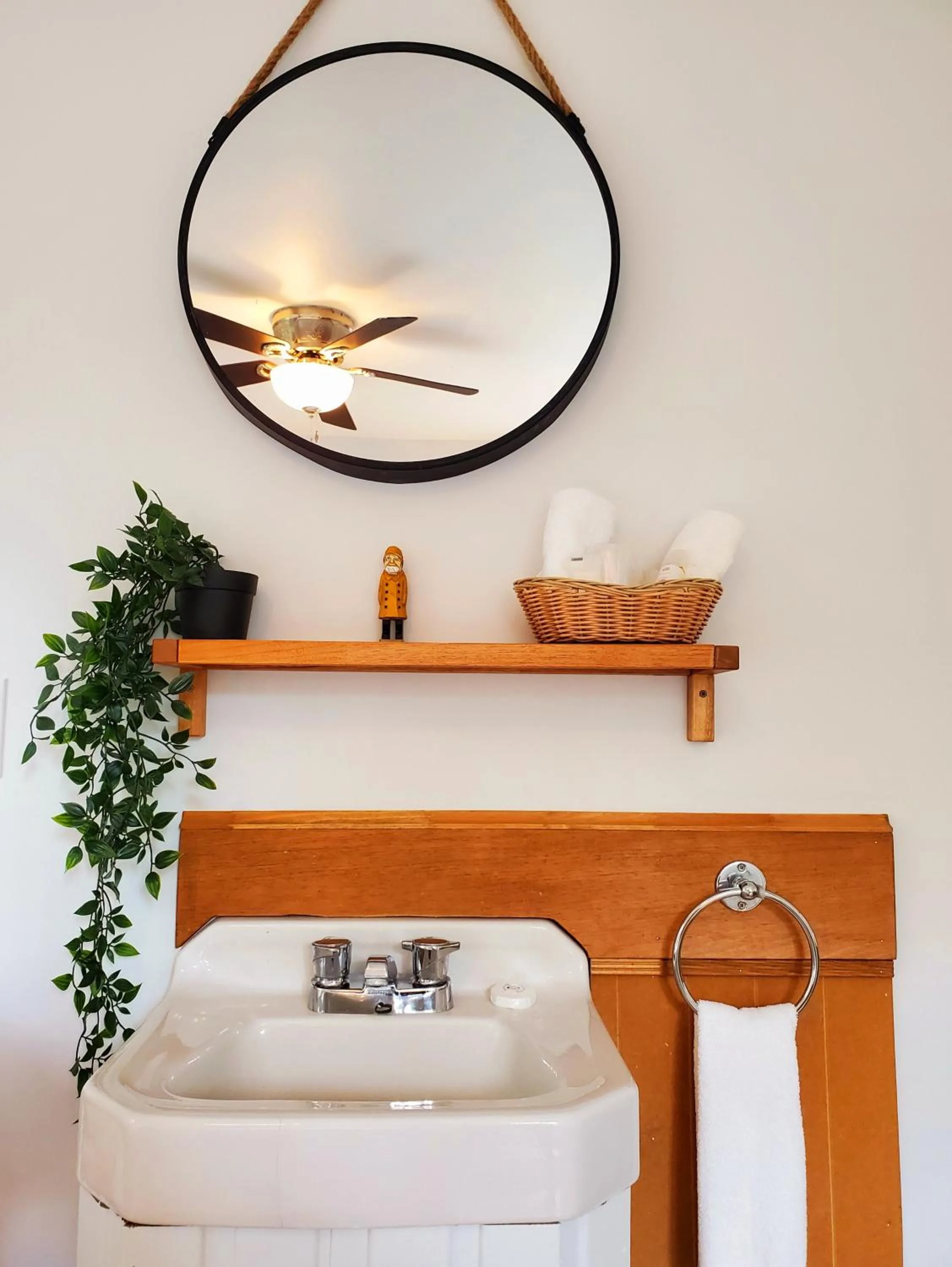 Bathroom in Auberge de la rive de Charlevoix - Auberge de jeunesse familiale pour voyageurs de tous âges