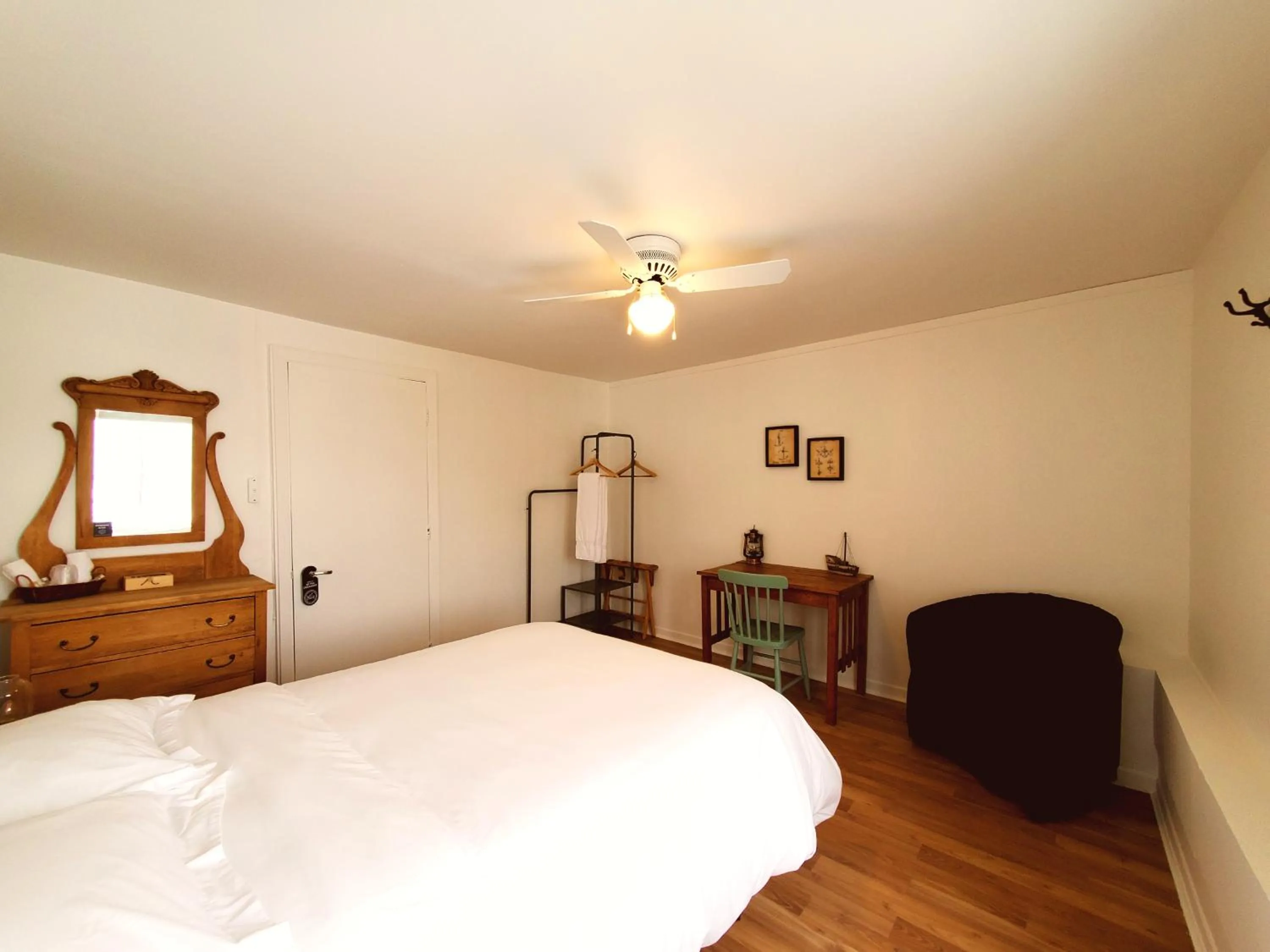 Bed in Auberge de la rive de Charlevoix - Auberge de jeunesse familiale pour voyageurs de tous âges