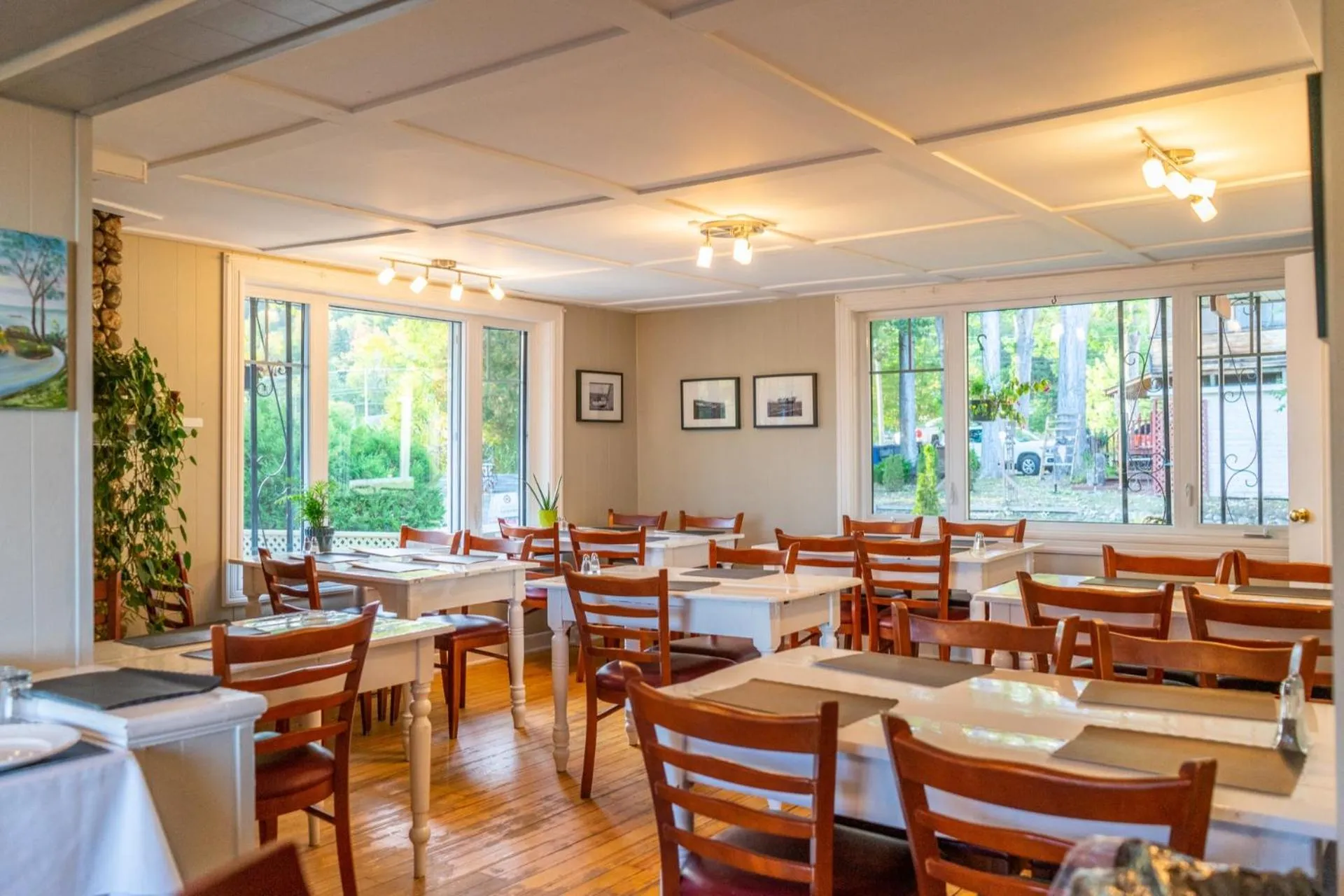 Restaurant/places to eat in Auberge de la rive de Charlevoix - Auberge de jeunesse familiale pour voyageurs de tous âges