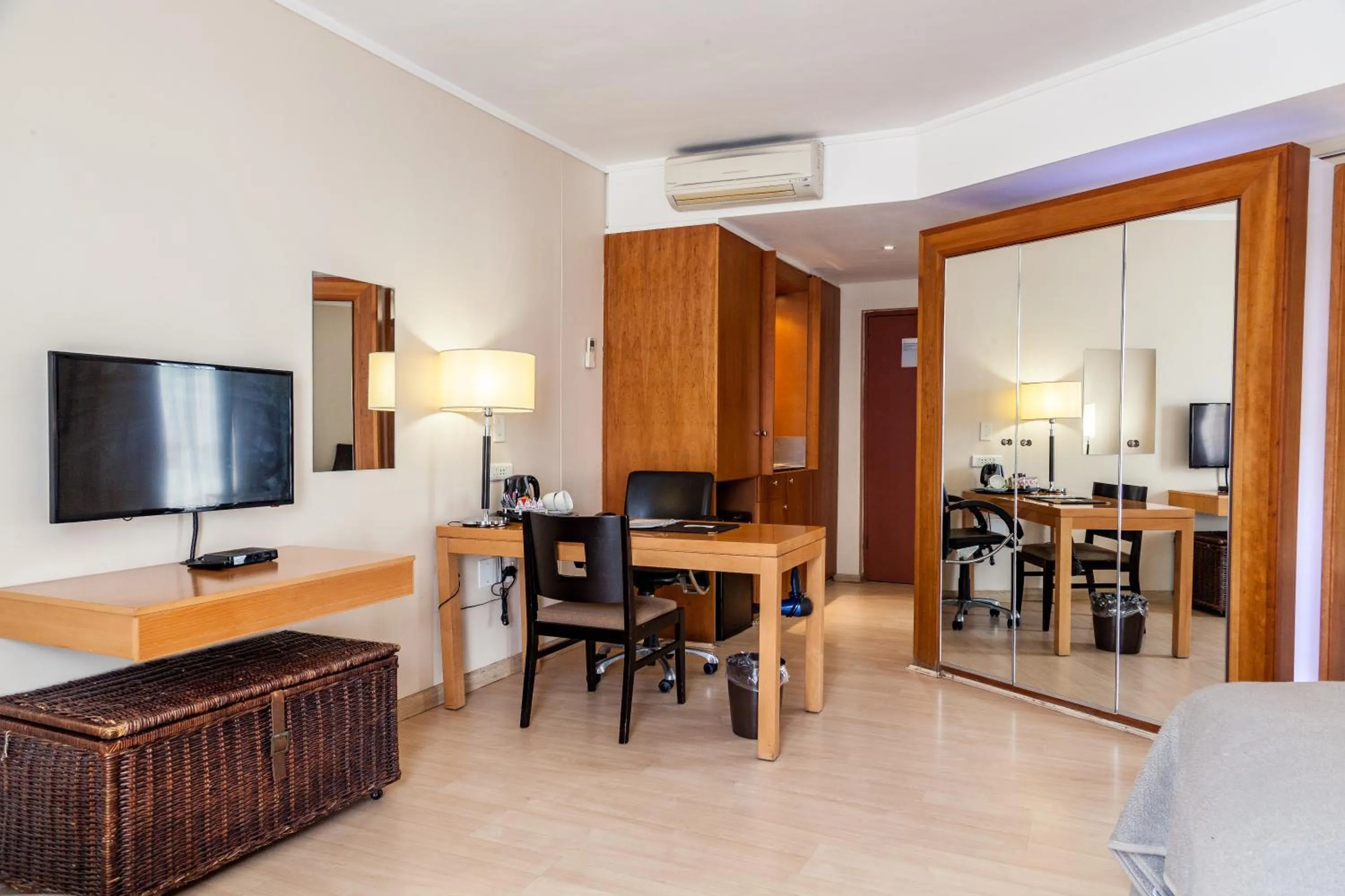 Seating area in Island Club Hotel & Apartments