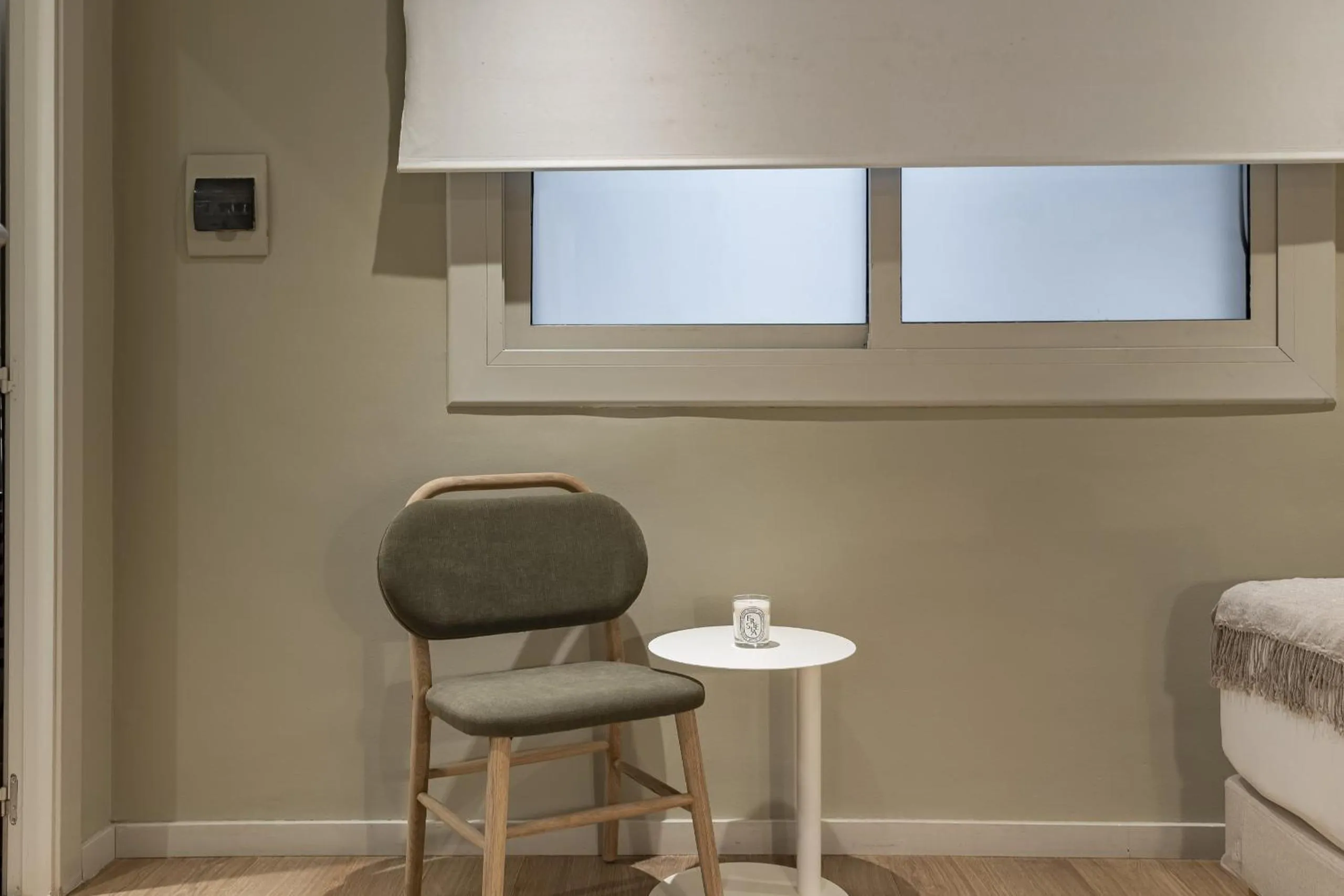 Decorative detail, Bed in Ola Living Hostal Diagonal