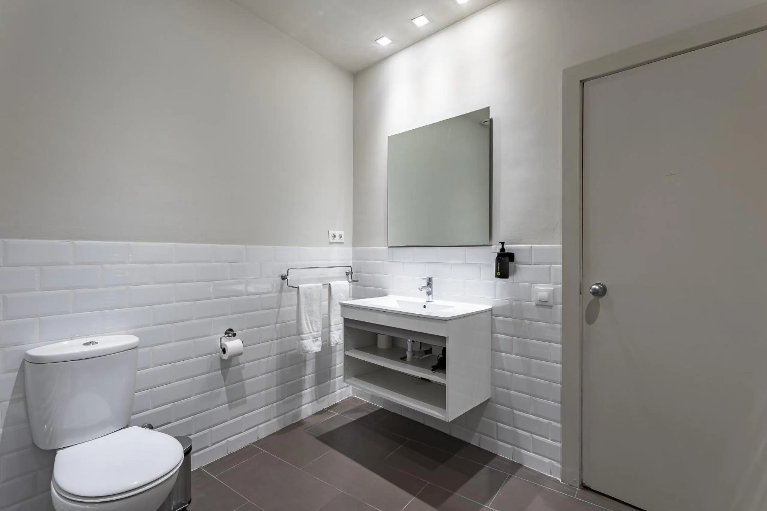 Bathroom in Ola Living Hostal Diagonal