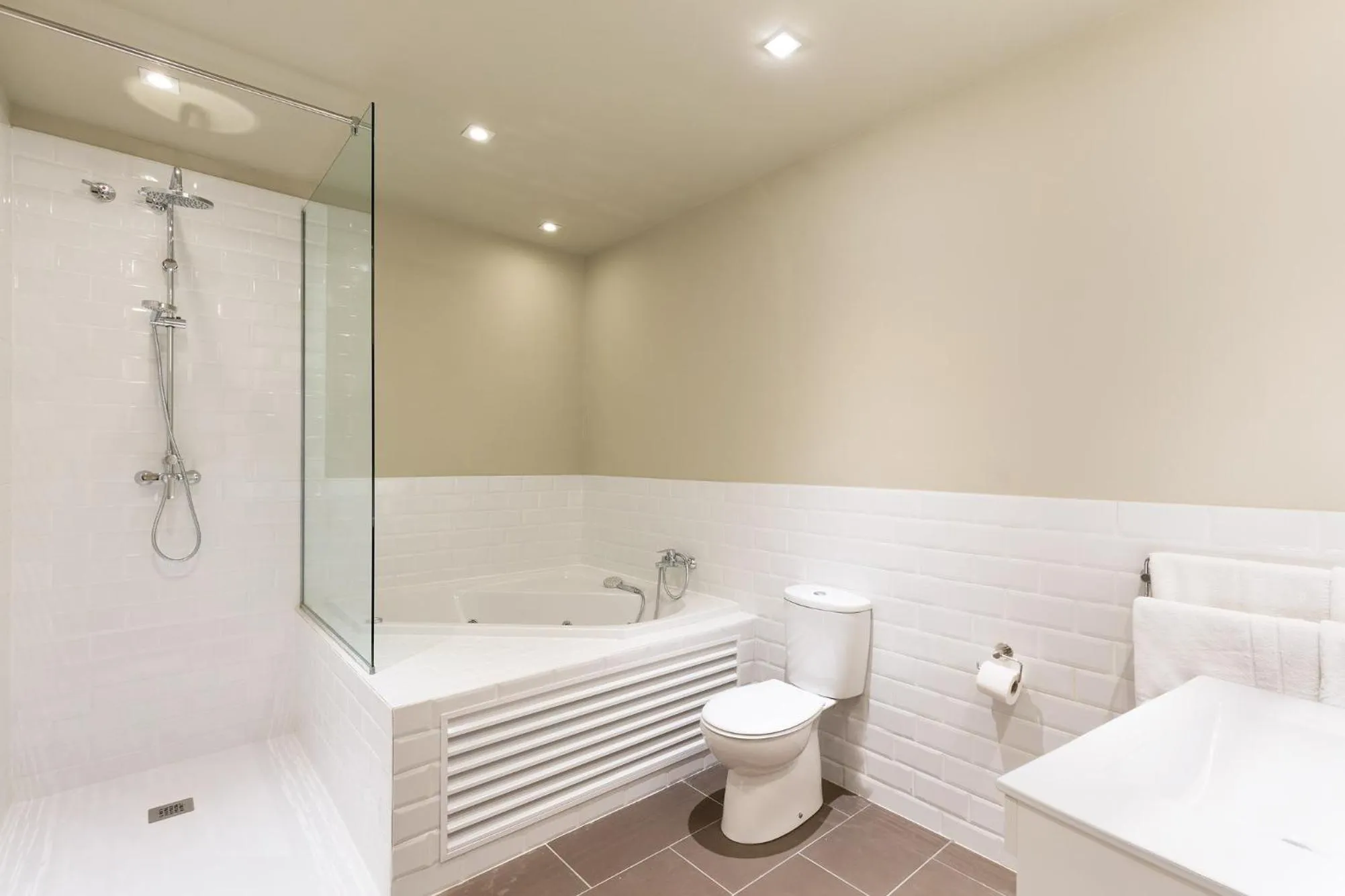 Bathroom in Ola Living Hostal Diagonal