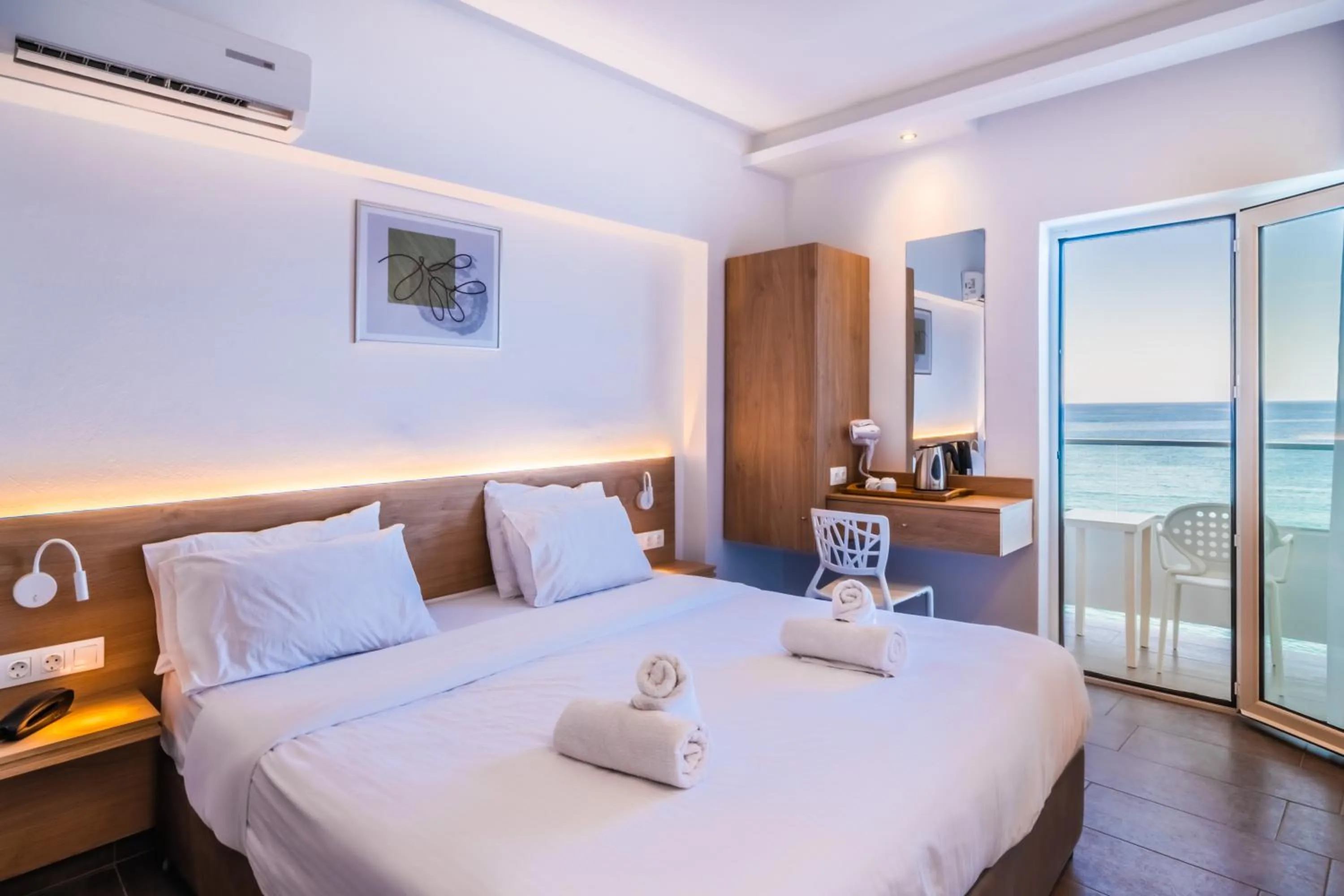 Photo of the whole room, Bed in Kahlua Boutique Hotel - Adults Only