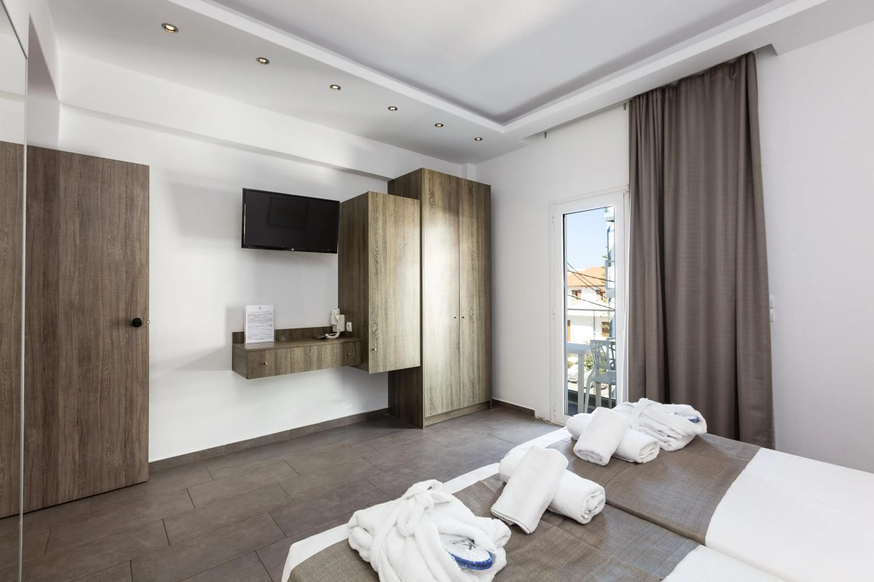 TV and multimedia, Bed in Kahlua Boutique Hotel - Adults Only