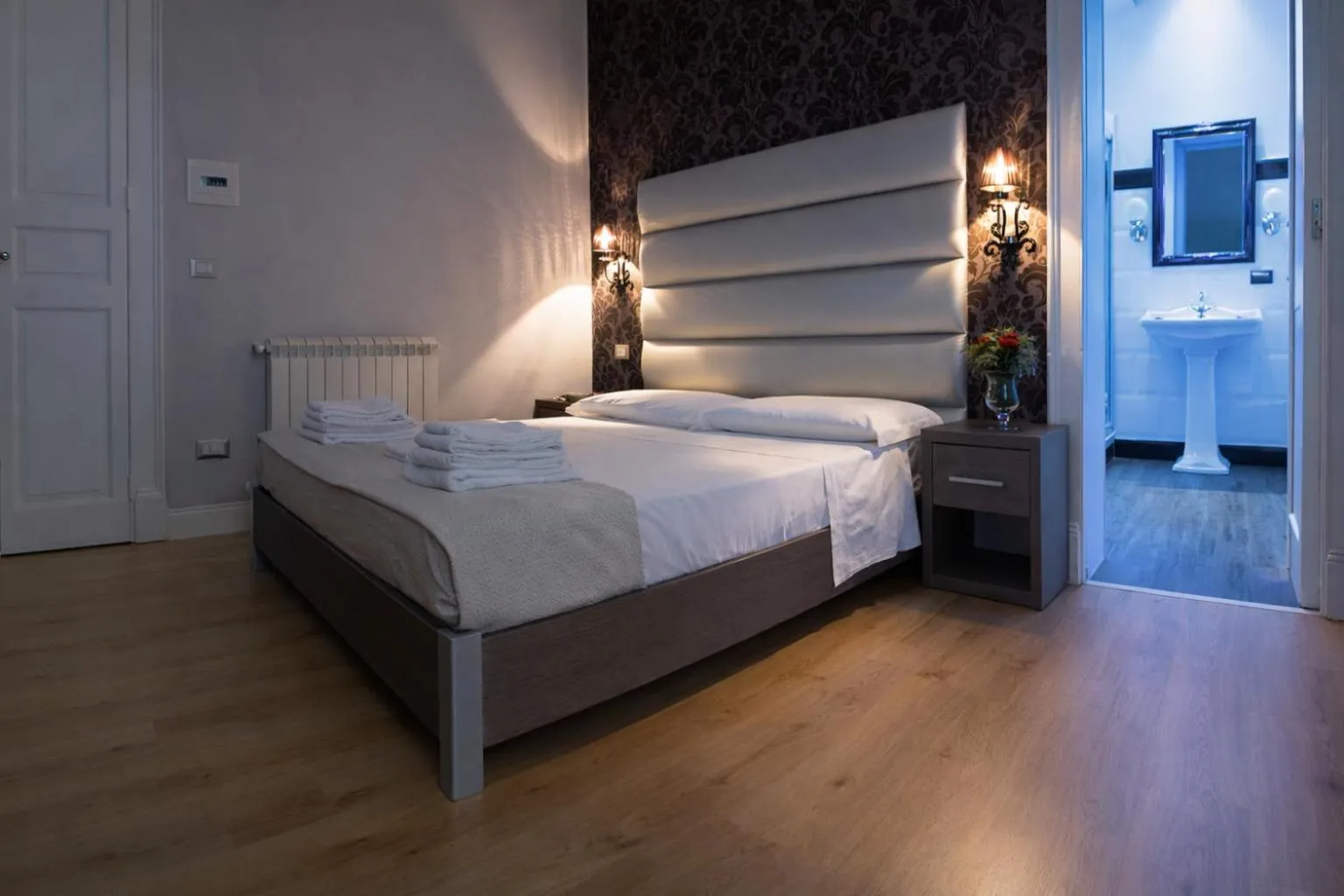 Photo of the whole room, Bed in Opera Relais