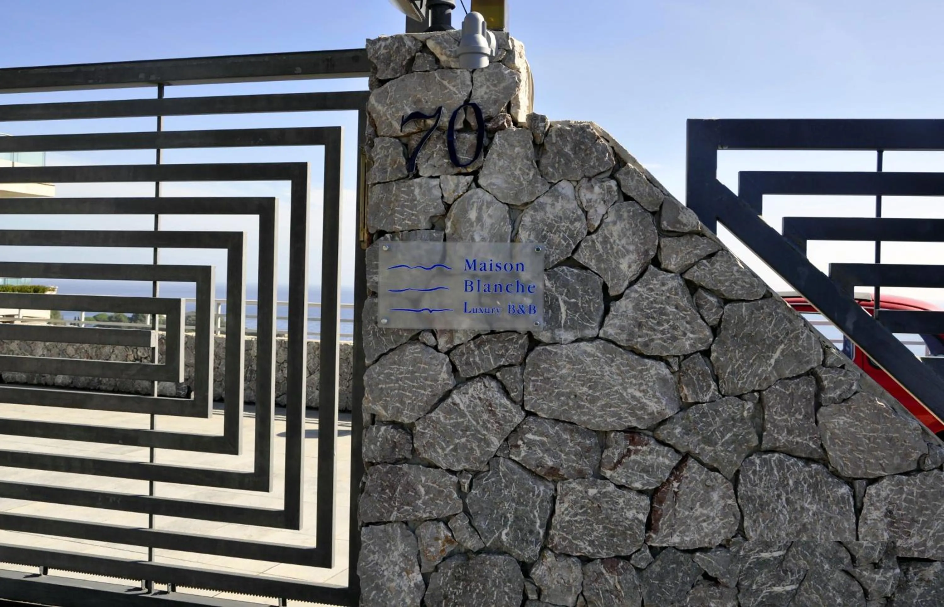 Facade/entrance in Maison Blanche Taormina
