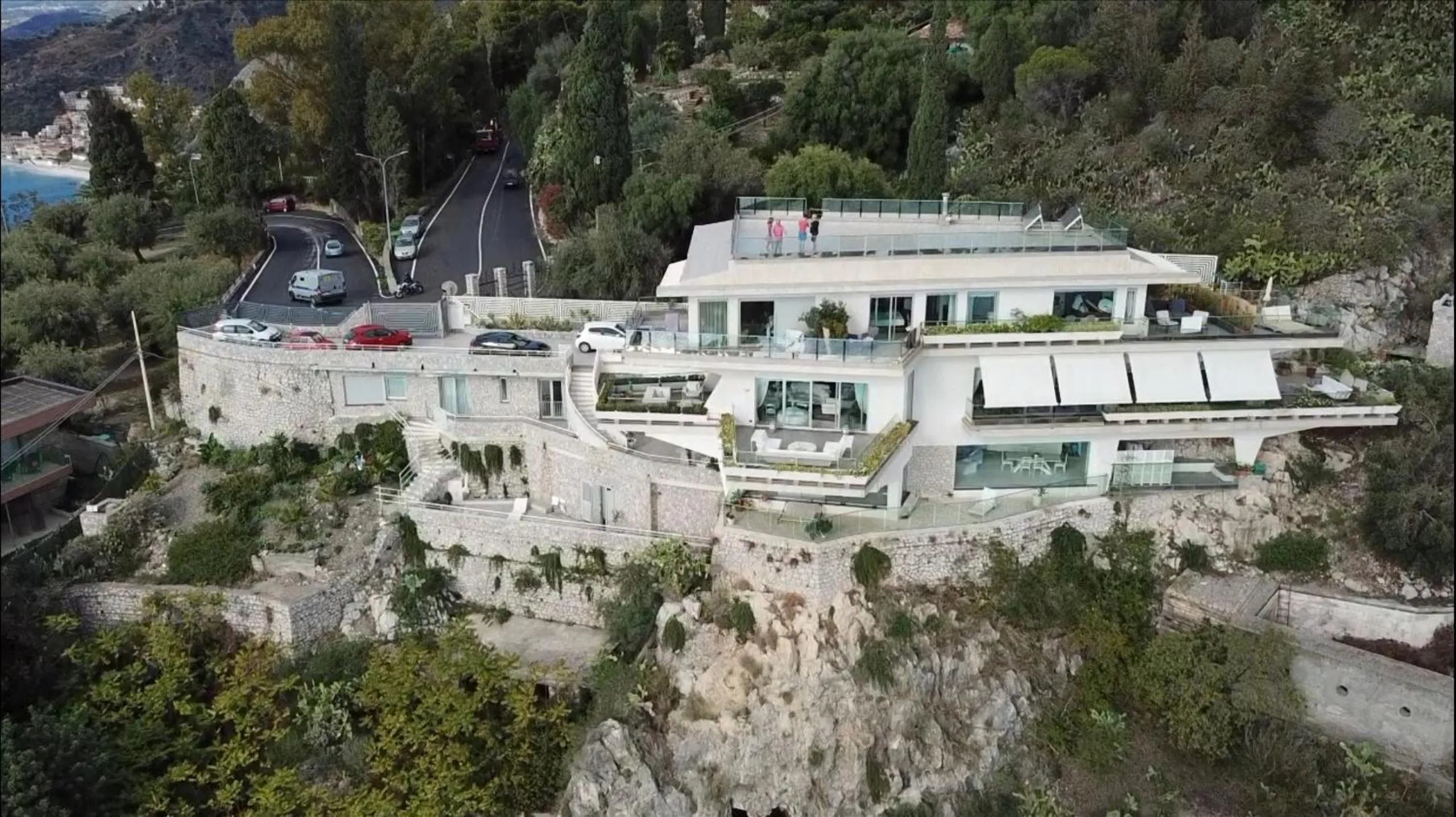 Facade/entrance in Maison Blanche Taormina