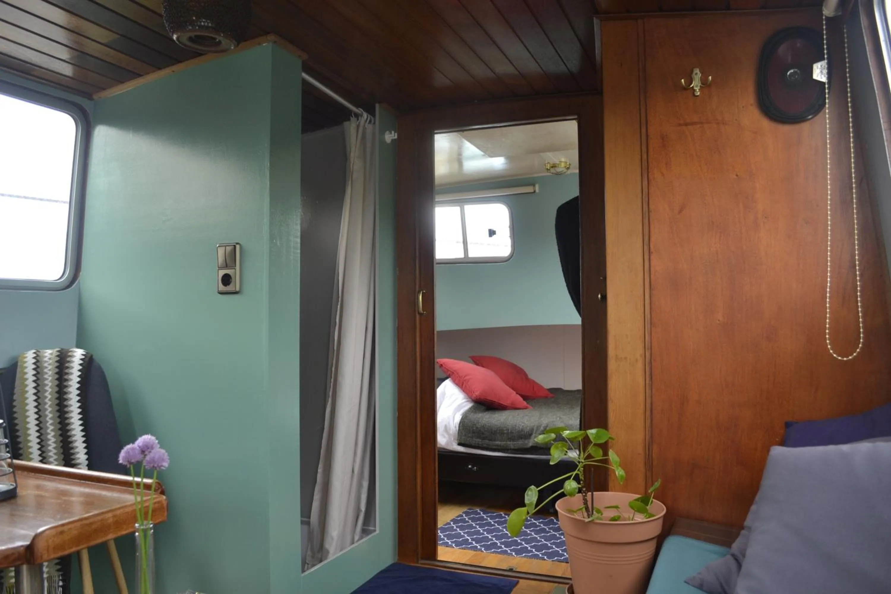 Bed in Floating B&B Amsterdam