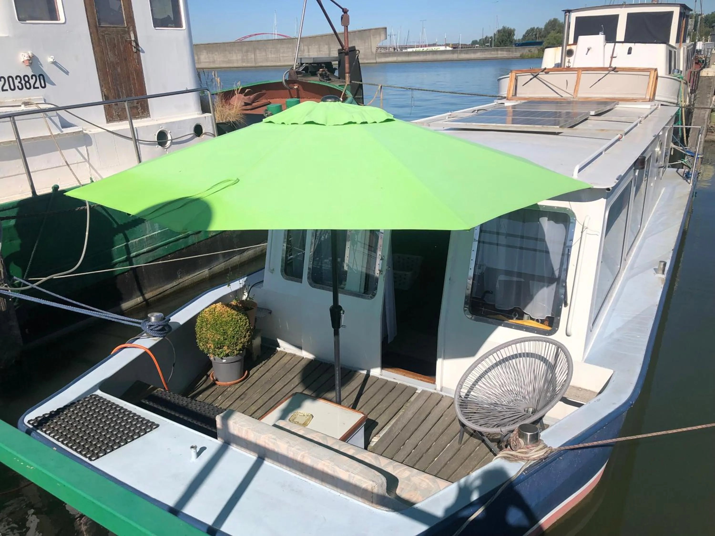 Day in Floating B&B Amsterdam