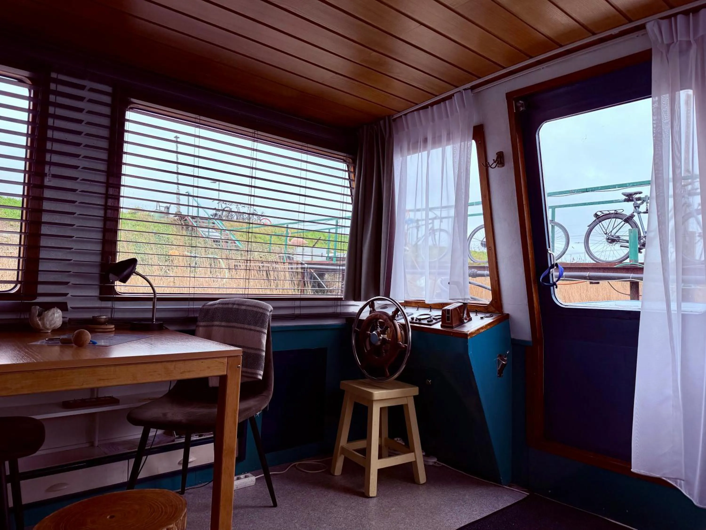 Inner courtyard view in Floating B&B Amsterdam